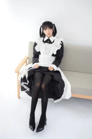森萝财团《JKFUN-029 《卉女仆》 踩物 80D黑丝》写真图集 67P+1V｜在线预览与图包下载