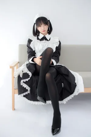 森萝财团《JKFUN-029 《卉女仆》 踩物 80D黑丝》写真图集 67P+1V｜在线预览与图包下载