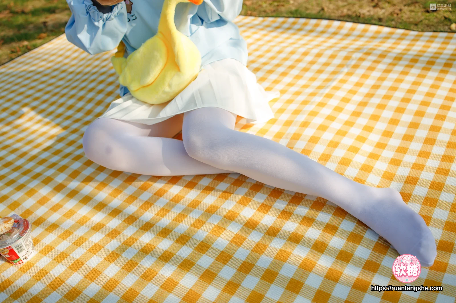 森萝财团 JKFUN-031 《野餐、爆蛋和彩蛋》 踩物 白丝50D 默陌