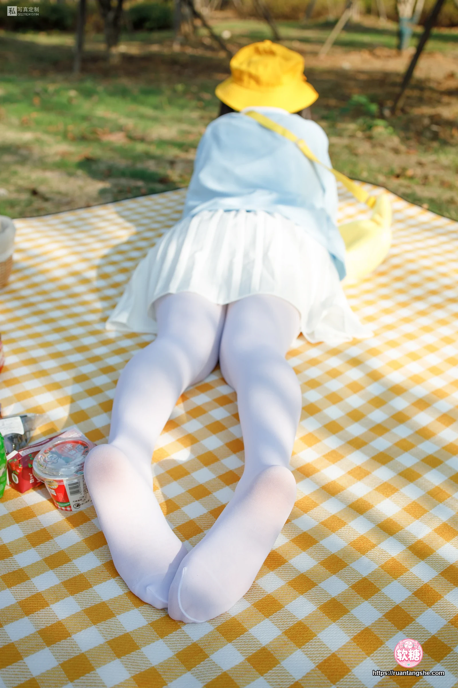 森萝财团 JKFUN-031 《野餐、爆蛋和彩蛋》 踩物 白丝50D 默陌