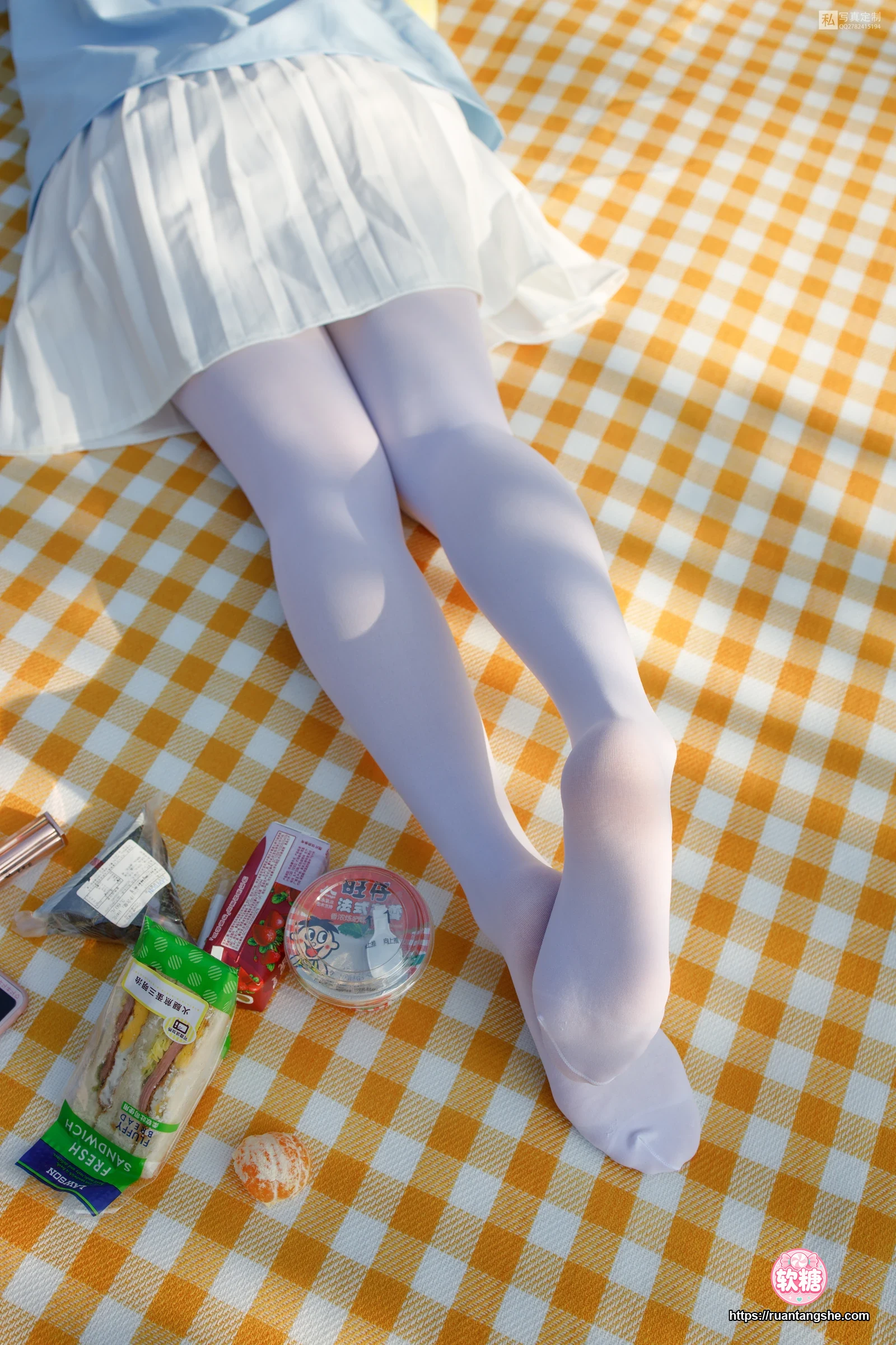 森萝财团 JKFUN-031 《野餐、爆蛋和彩蛋》 踩物 白丝50D 默陌