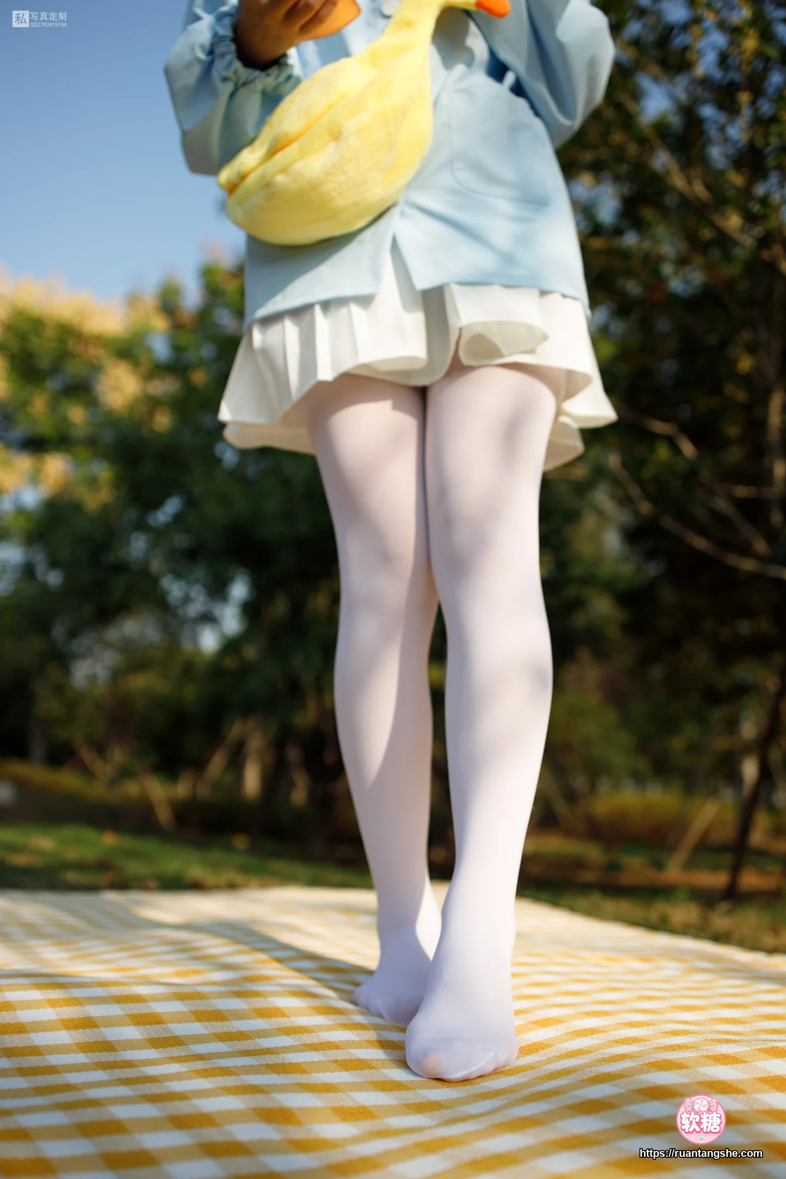 森萝财团 JKFUN-031 《野餐、爆蛋和彩蛋》 踩物 白丝50D 默陌