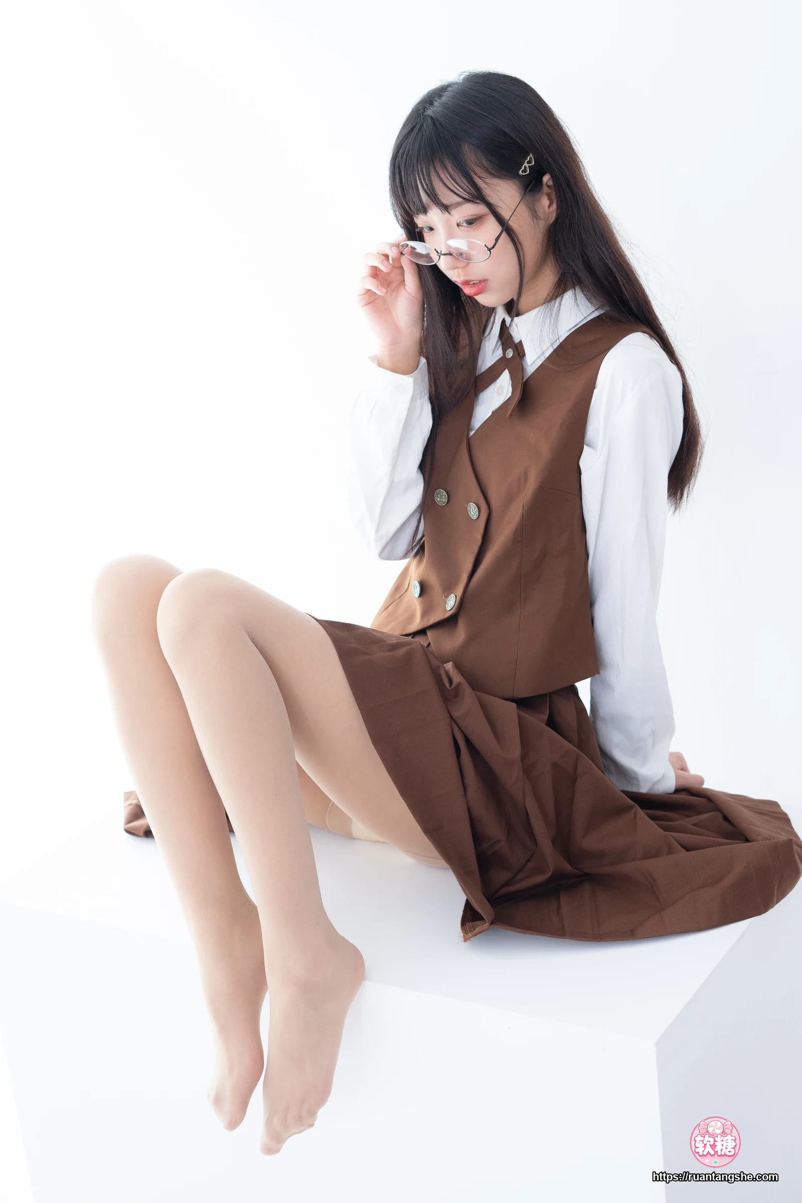 森萝财团 JKFUN-033 《摄助习作-小梓》 肉丝30D 小梓