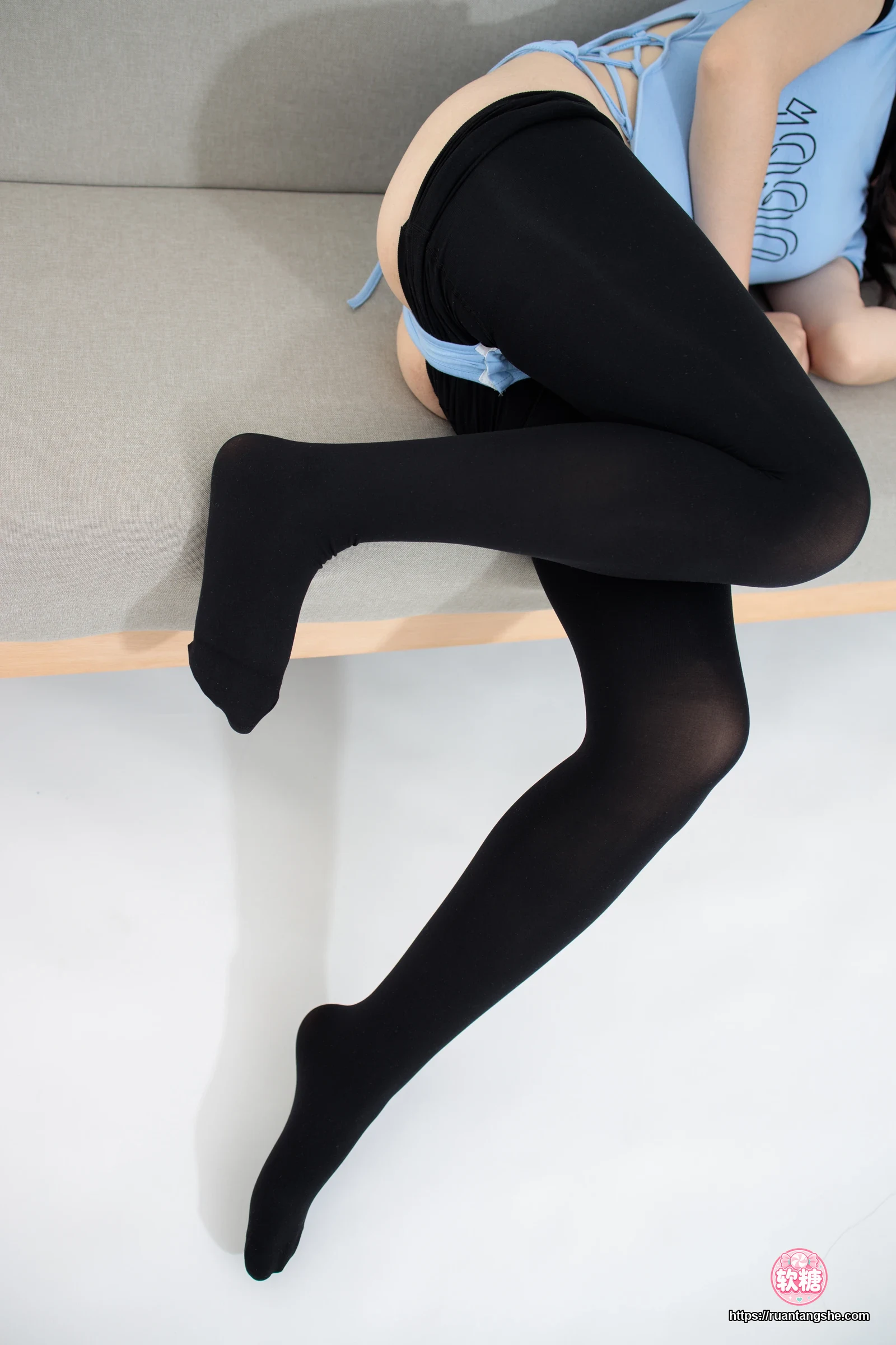 森萝财团 JKFUN-034 《厚黑砕面》黑丝80D 踩物 小夜