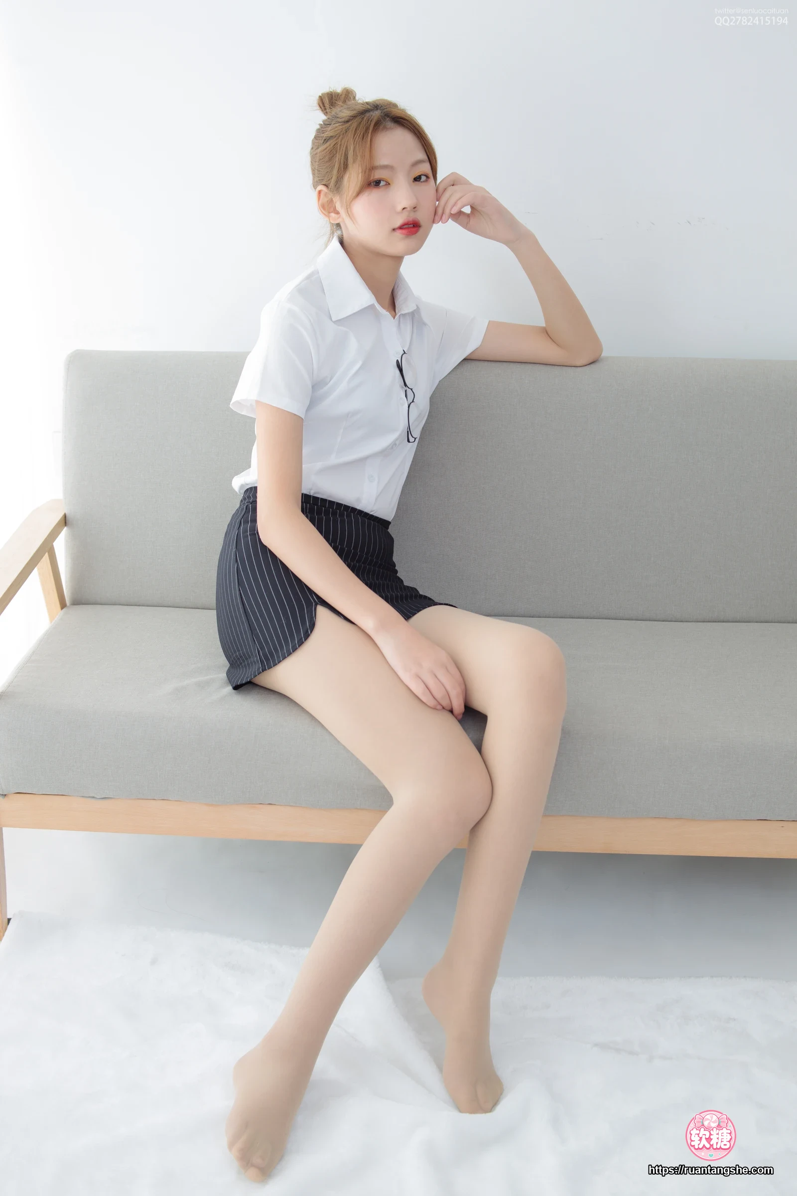 森萝财团 JKFUN-042 《OL一定要搭配眼镜》50D肉丝