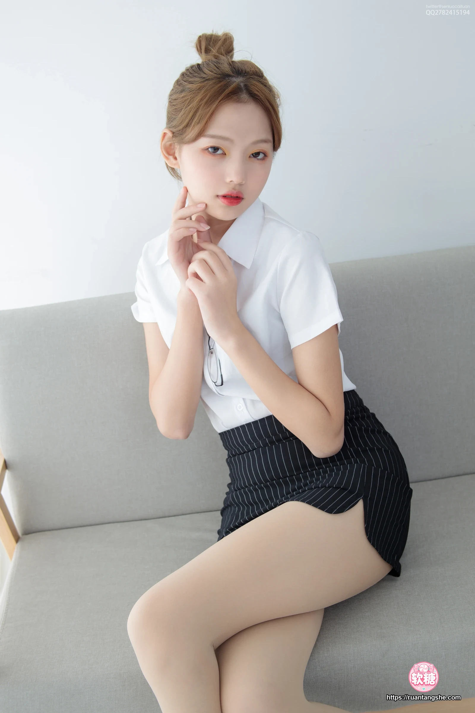 森萝财团 JKFUN-042 《OL一定要搭配眼镜》50D肉丝