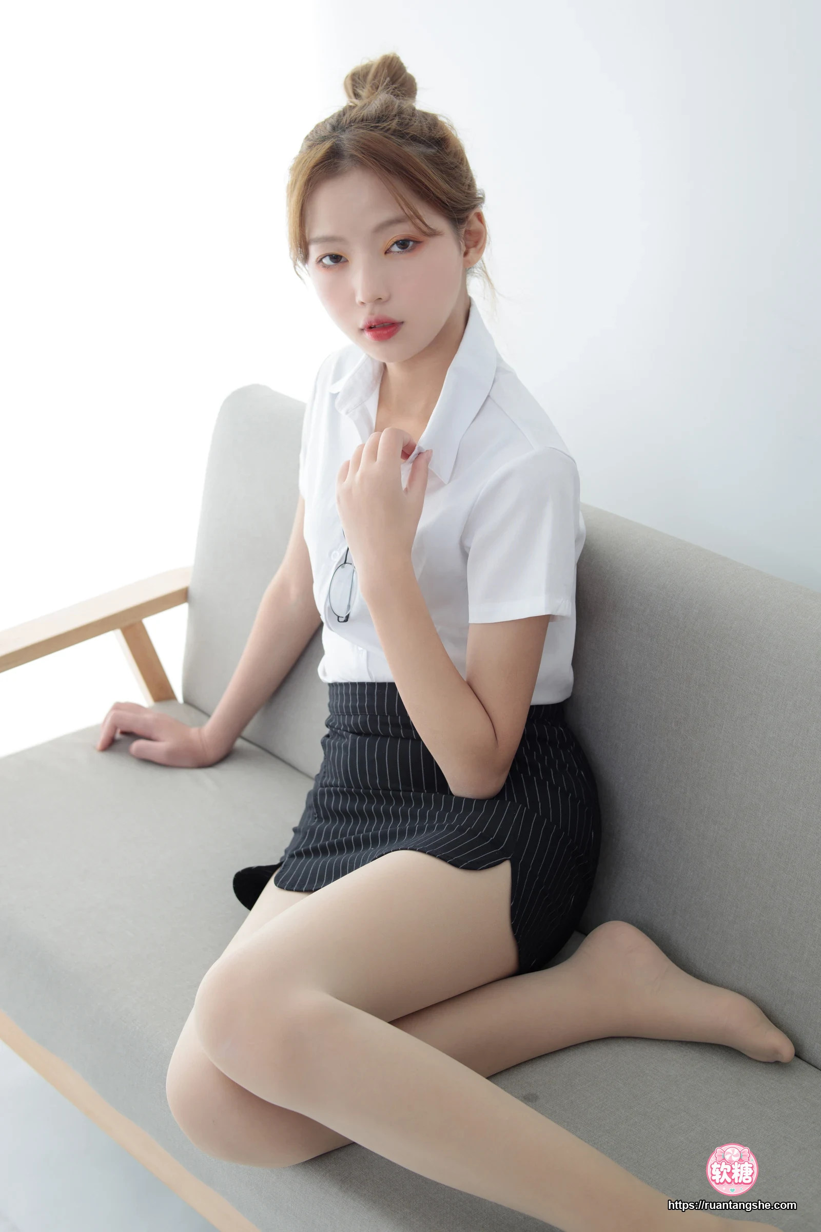 森萝财团 JKFUN-042 《OL一定要搭配眼镜》50D肉丝