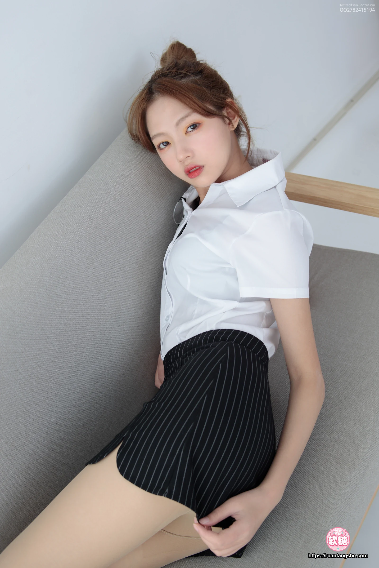 森萝财团 JKFUN-042 《OL一定要搭配眼镜》50D肉丝