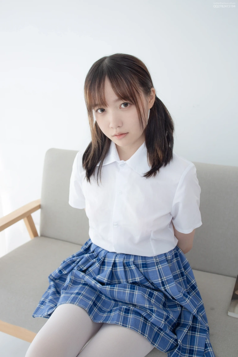 森萝财团《JKFUN-045 《百圆定制1-2》 80D白丝 Aika》写真图集 25P+1V｜在线预览与图包下载