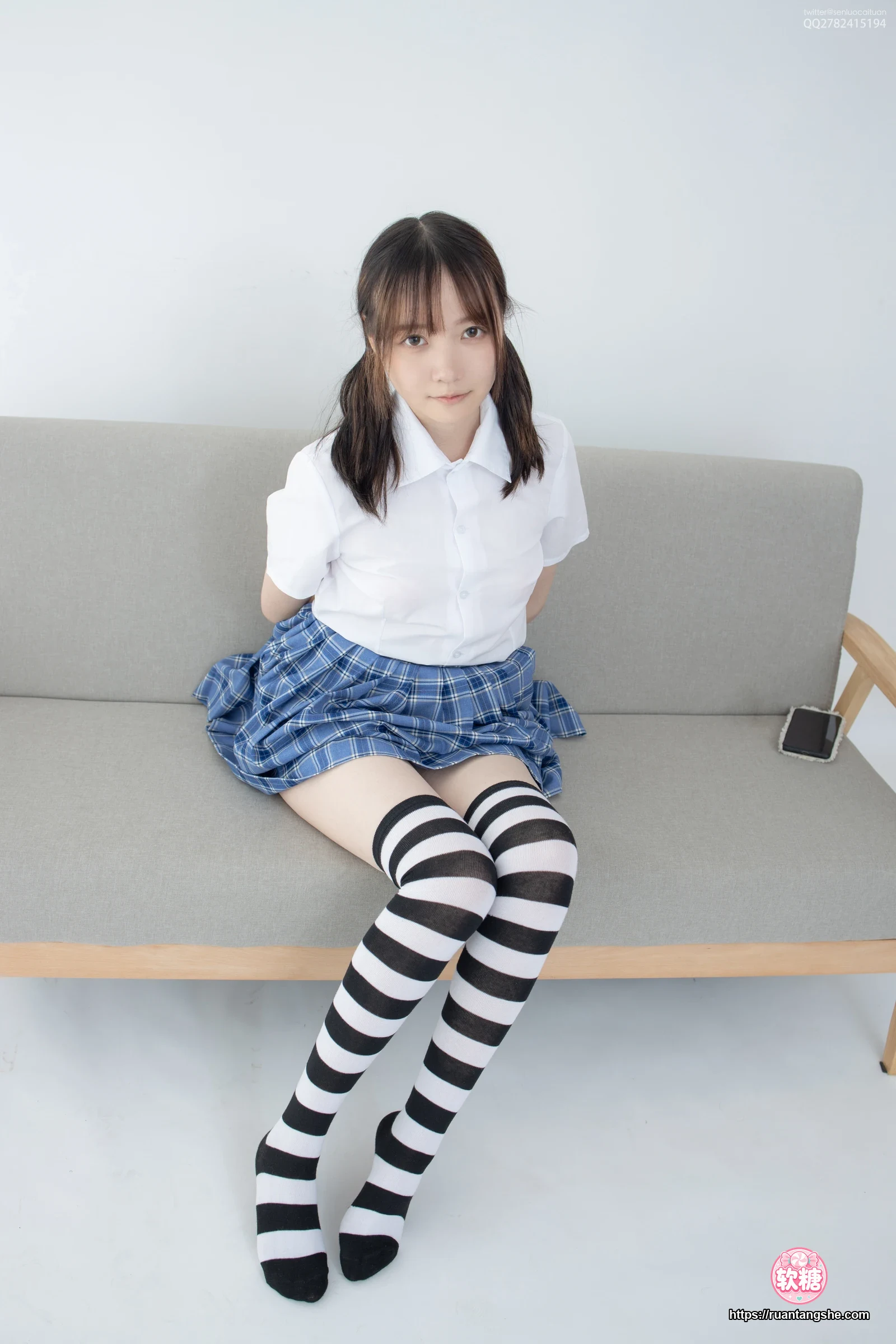 森萝财团 JKFUN-047 《百圆定制1-4》 黑白高筒 Aika