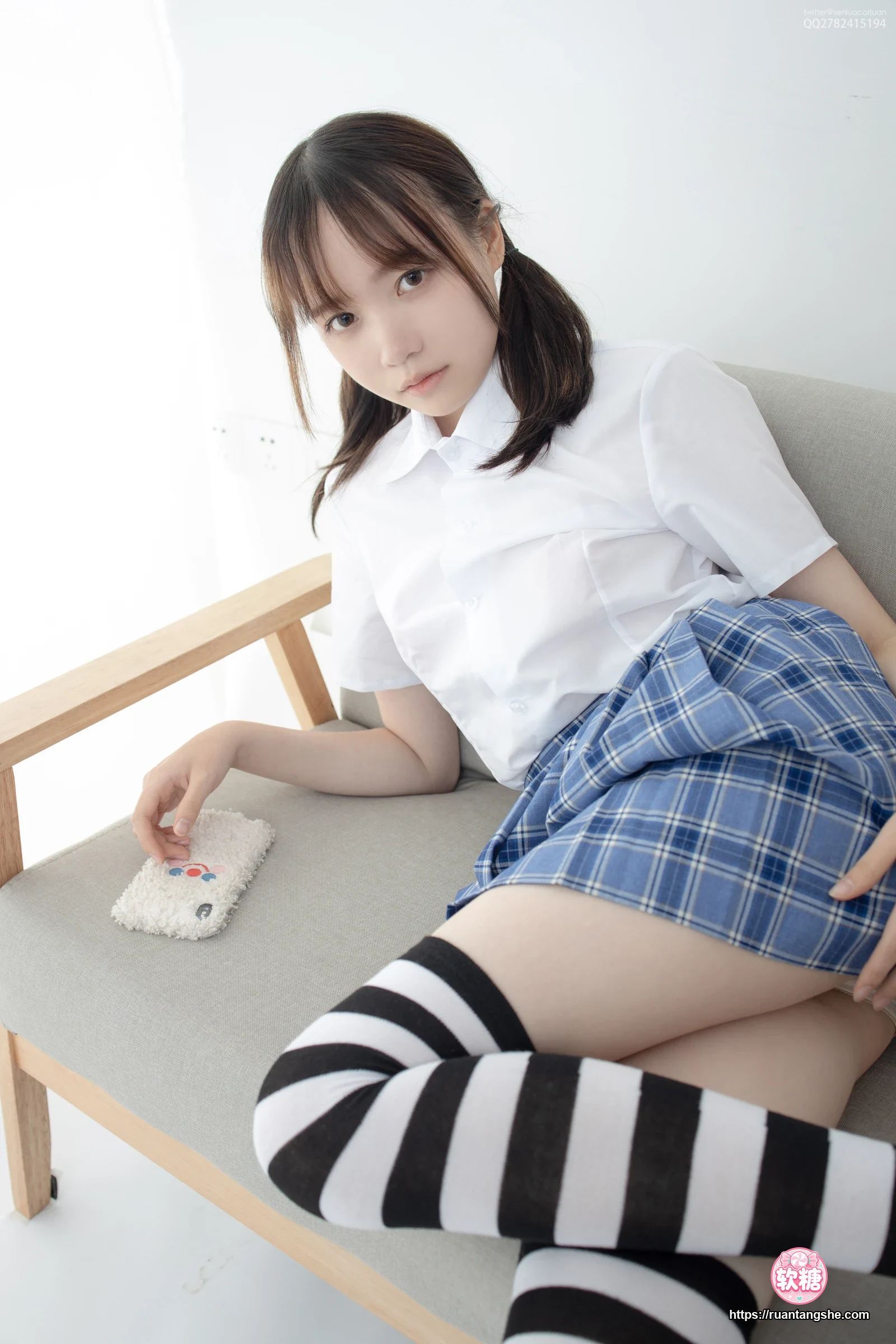 森萝财团 JKFUN-047 《百圆定制1-4》 黑白高筒 Aika