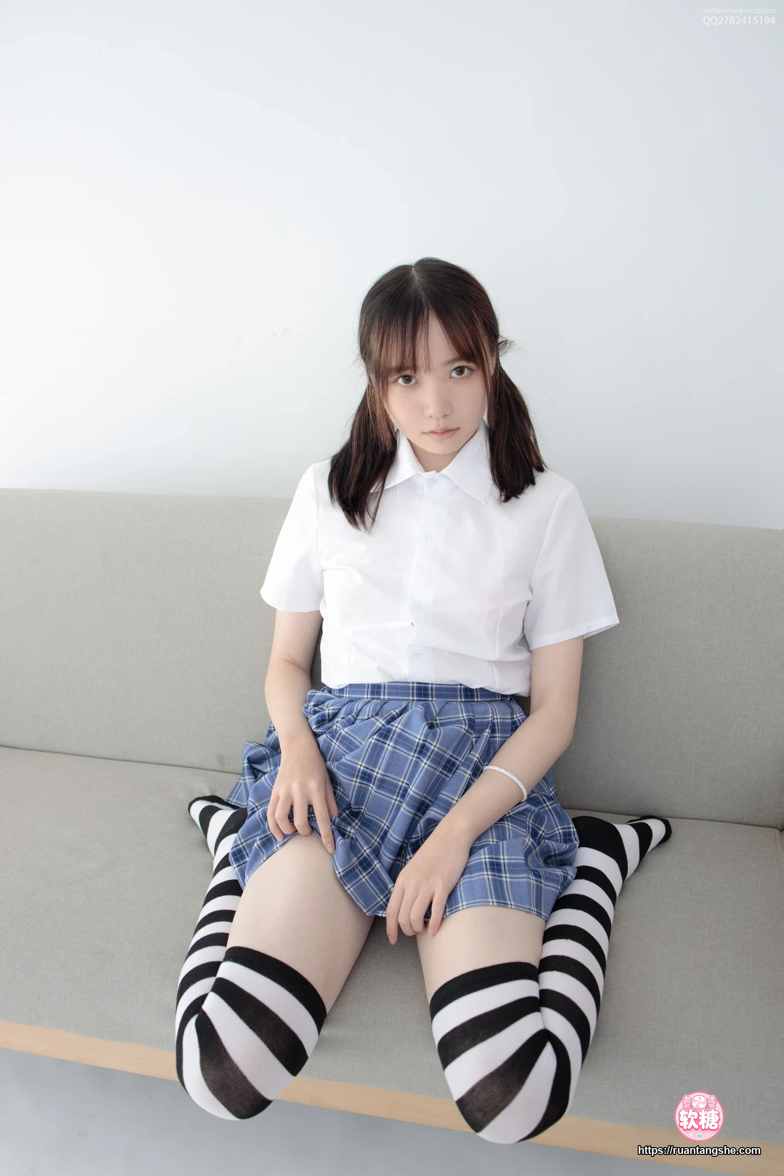 森萝财团 JKFUN-047 《百圆定制1-4》 黑白高筒 Aika