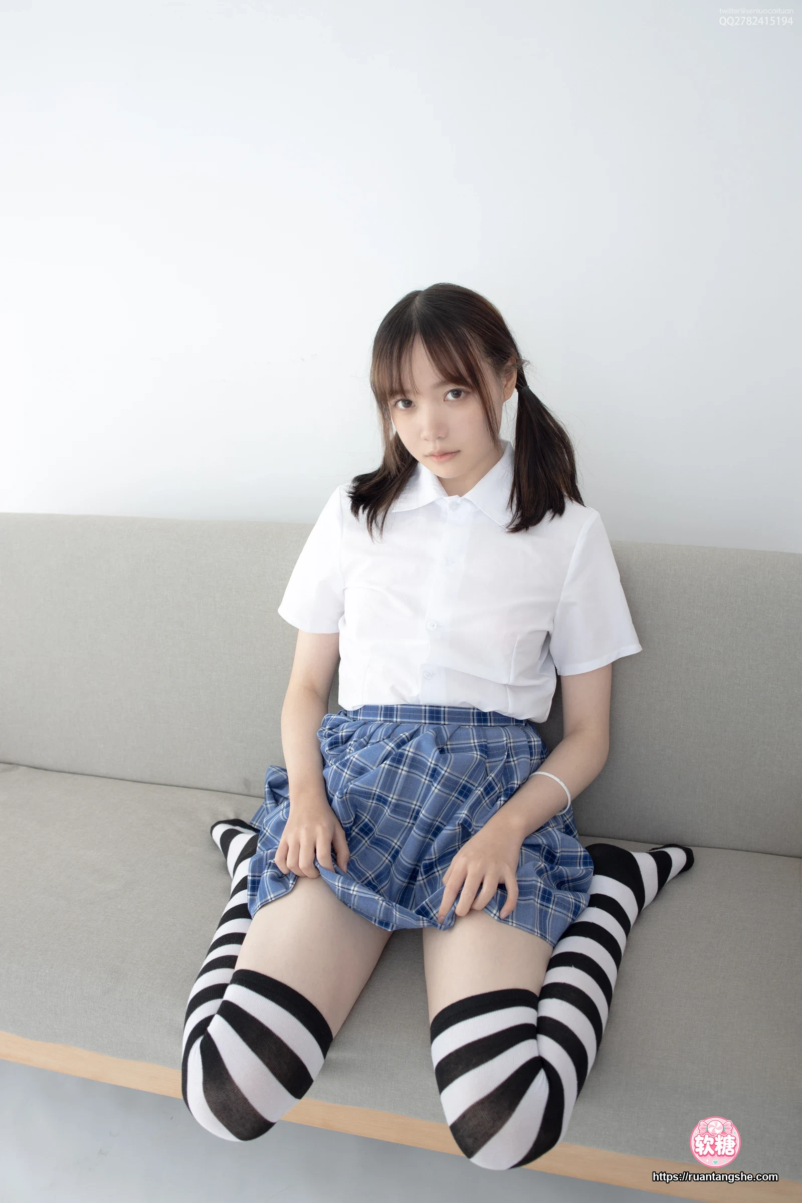 森萝财团 JKFUN-047 《百圆定制1-4》 黑白高筒 Aika