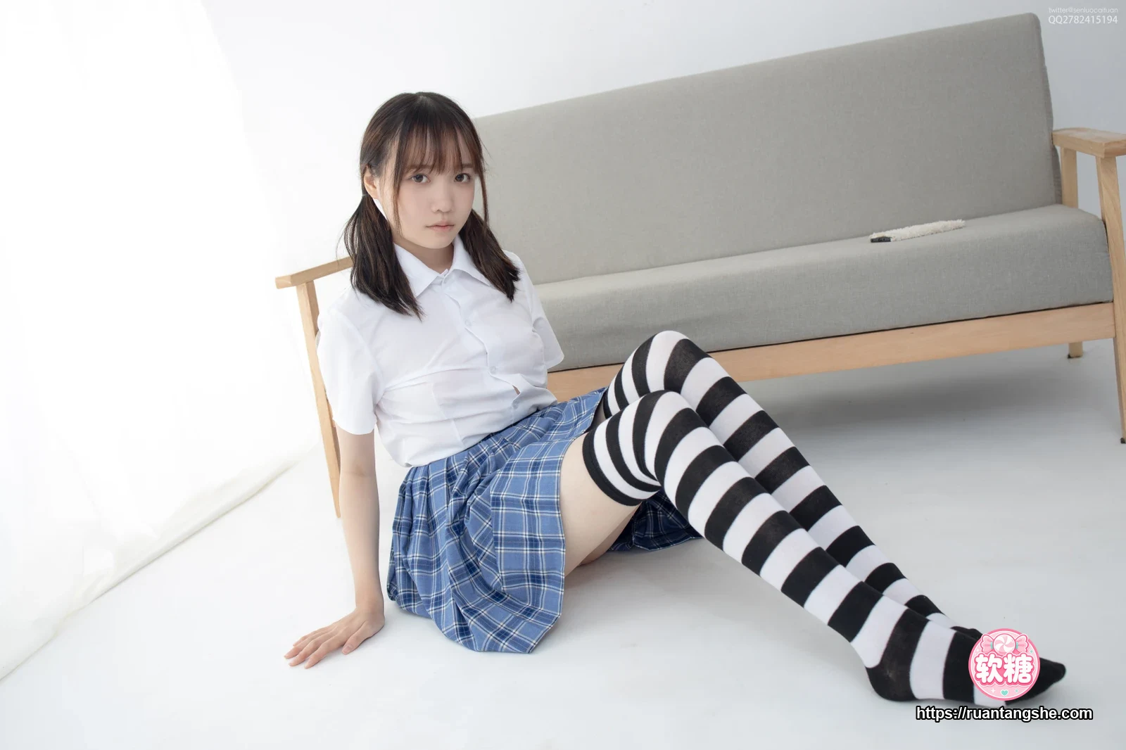 森萝财团 JKFUN-047 《百圆定制1-4》 黑白高筒 Aika
