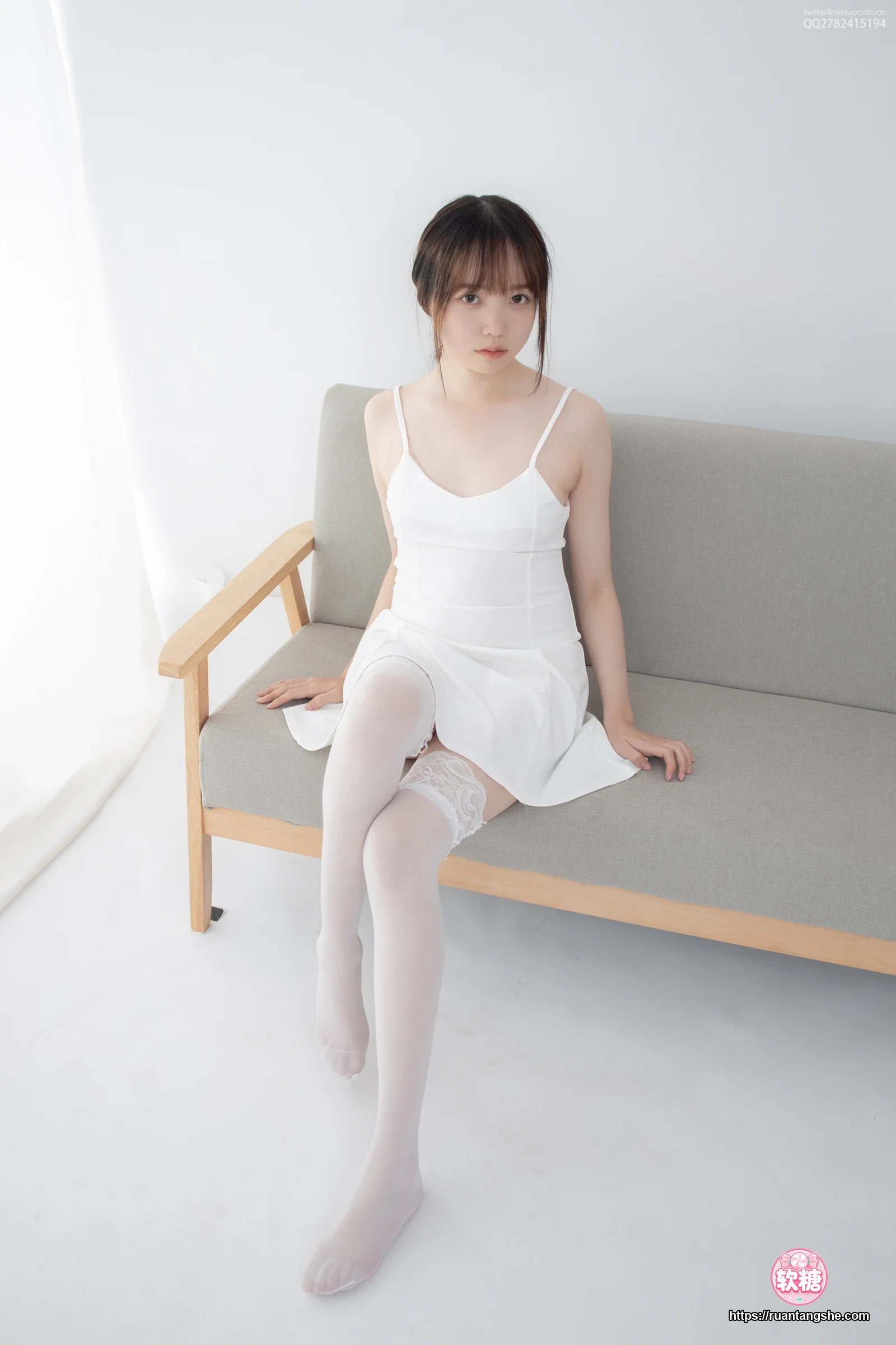 森萝财团 JKFUN-049 《百圆定制1-5》 30D蕾丝边高筒袜 Aika