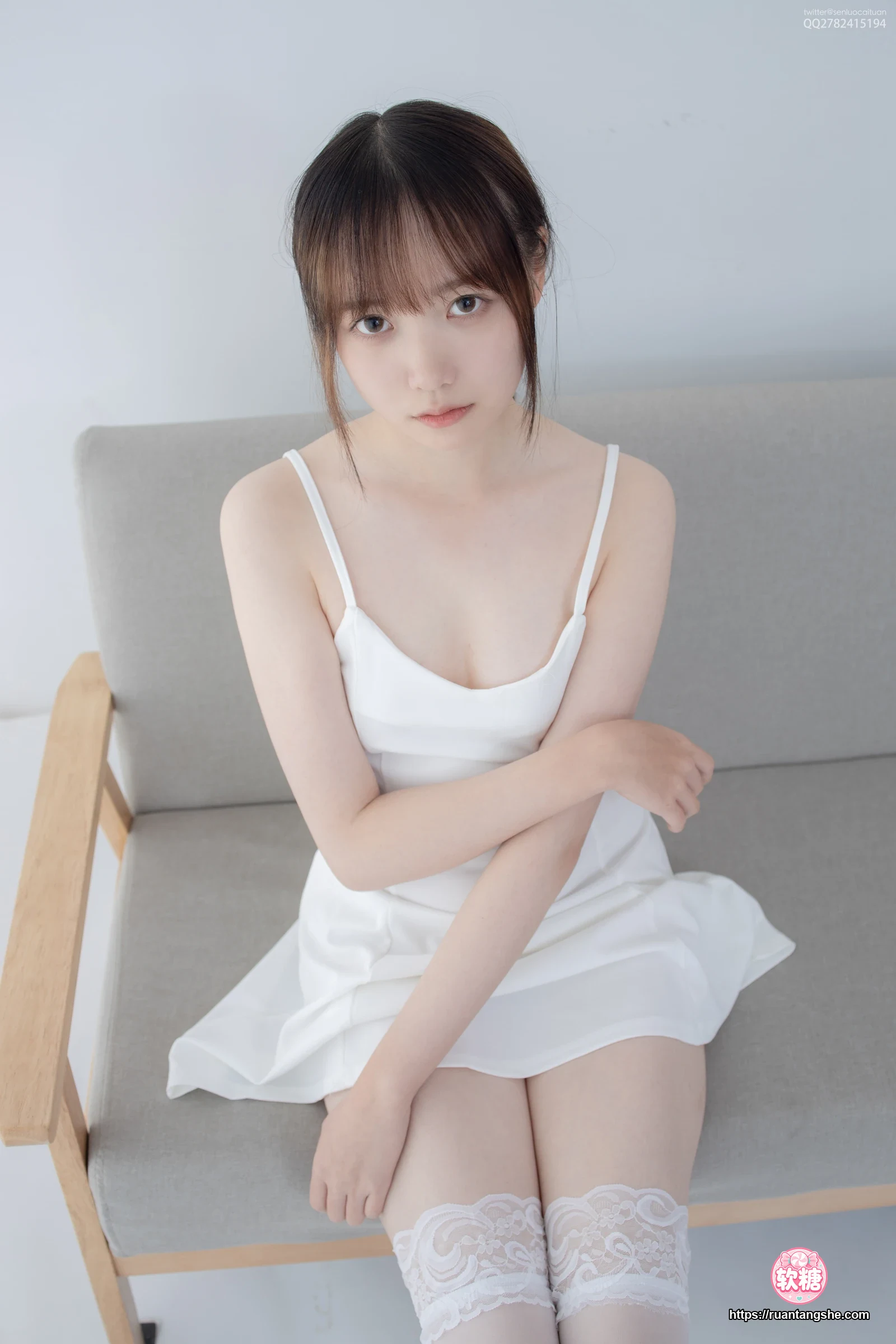 森萝财团 JKFUN-049 《百圆定制1-5》 30D蕾丝边高筒袜 Aika