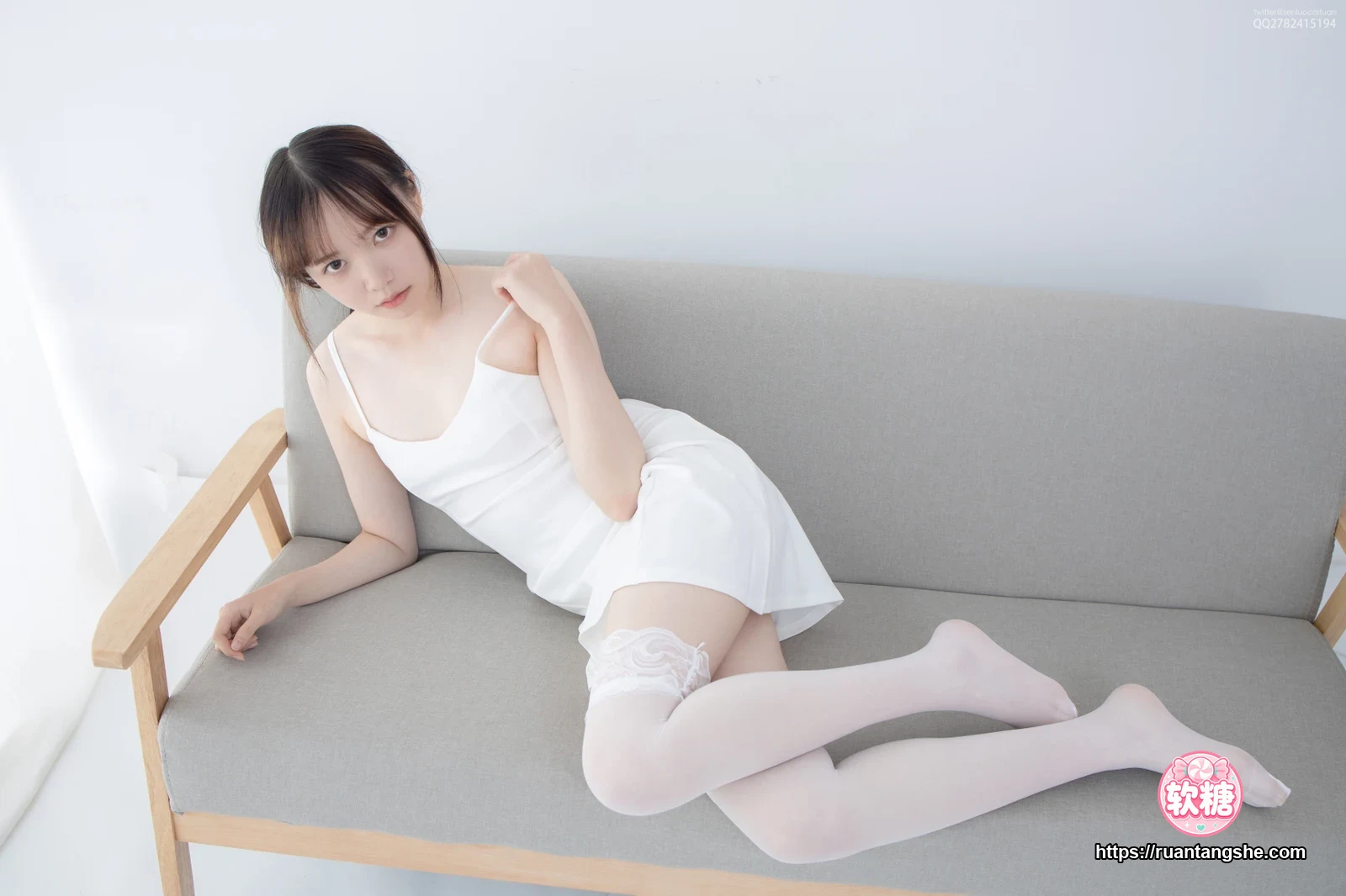 森萝财团 JKFUN-049 《百圆定制1-5》 30D蕾丝边高筒袜 Aika