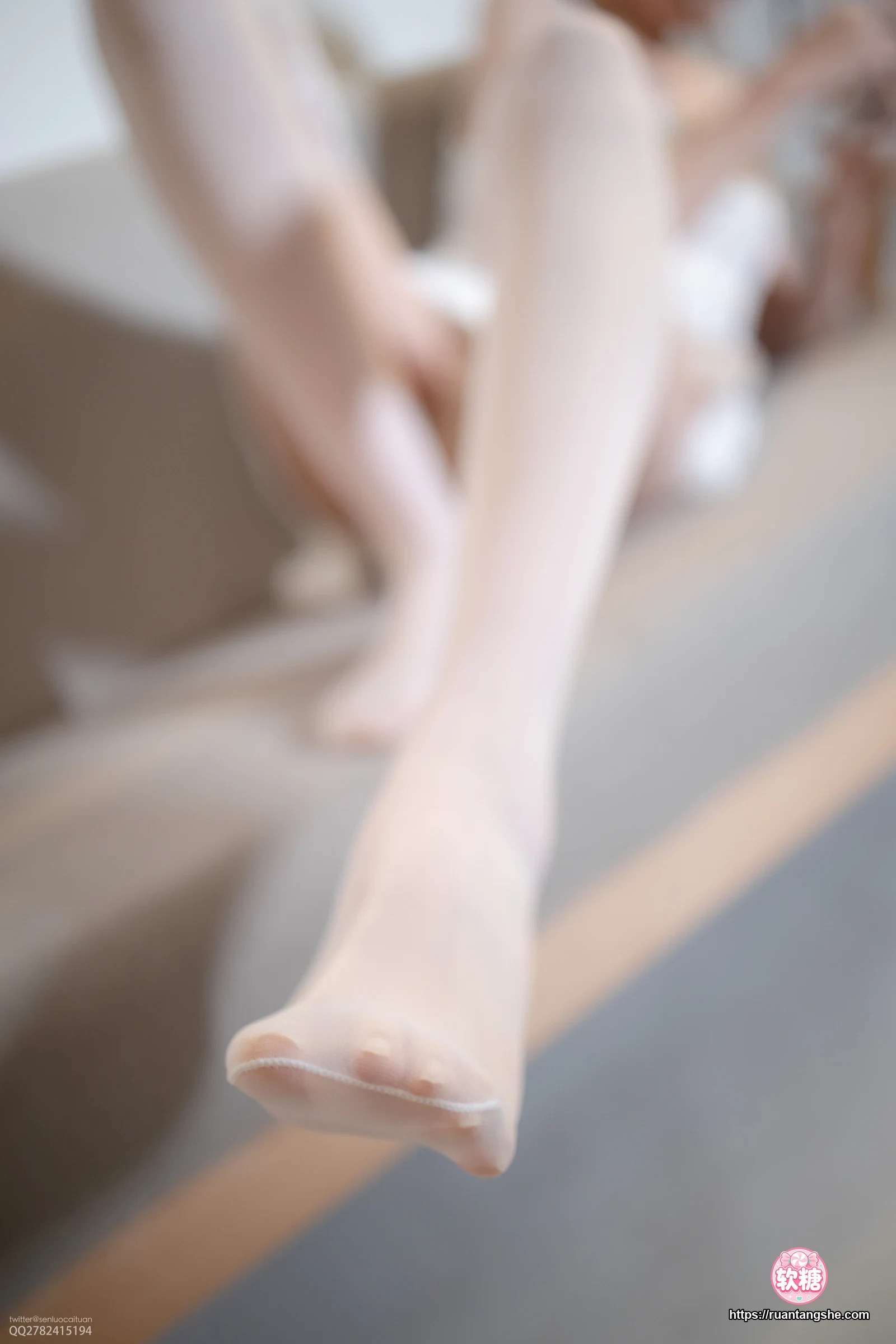 森萝财团 JKFUN-049 《百圆定制1-5》 30D蕾丝边高筒袜 Aika