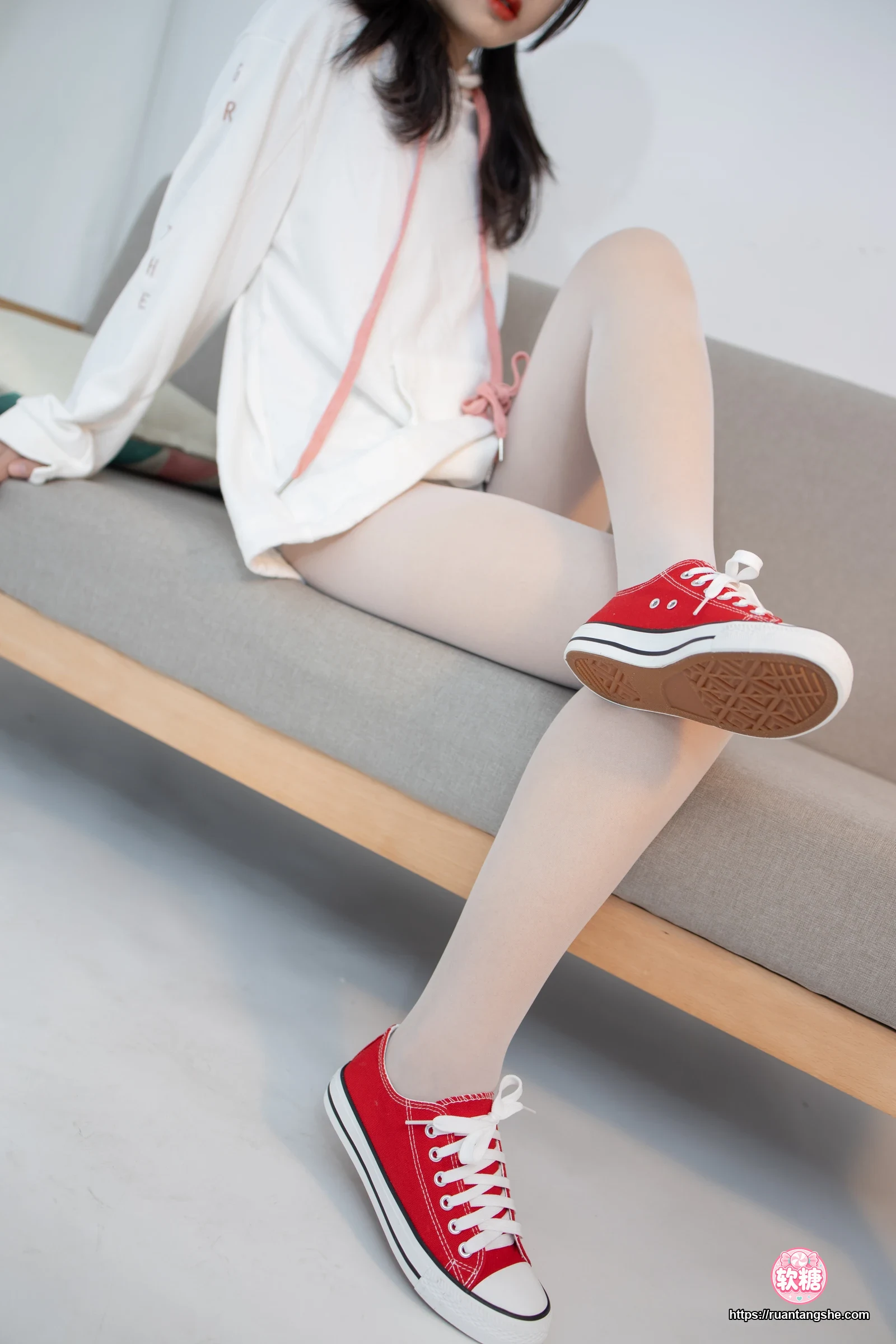 森萝财团 JKFUN-051 《红色帆布鞋定制》13D白丝 小夜