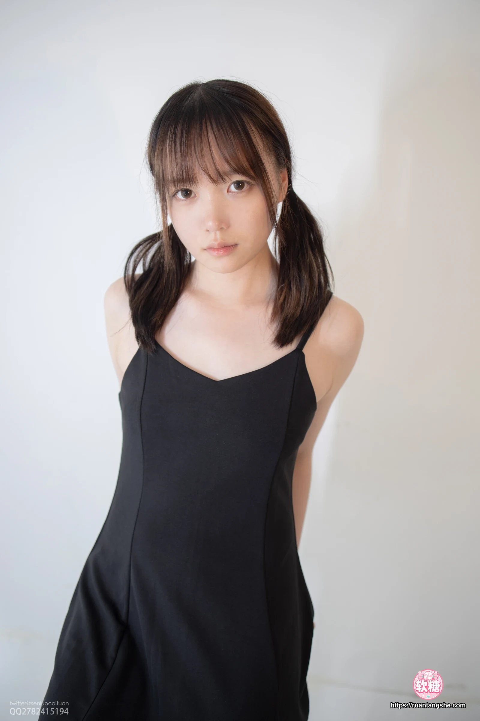 森萝财团 JKFUN-052 《百圆定制1.5-2》 高跟鞋果足 Aika