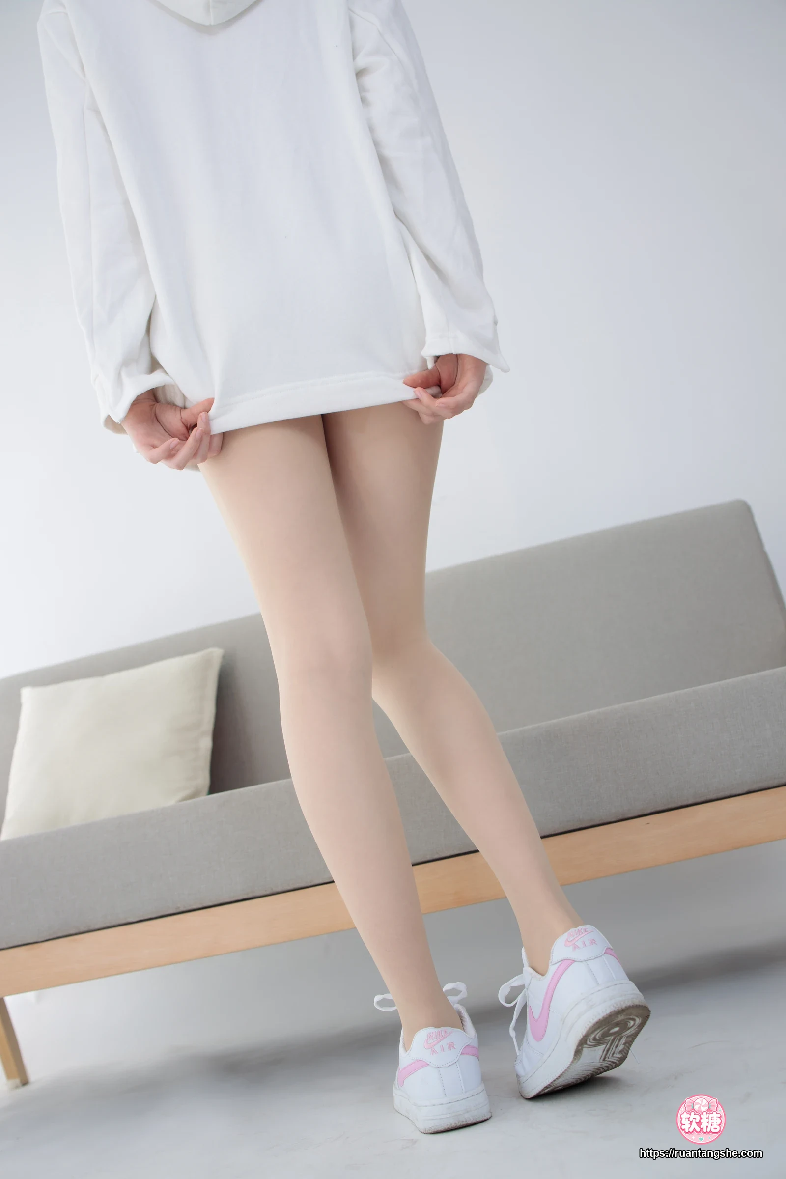 森萝财团 JKFUN-055 《百圆定制2-1》 运动鞋 13D肉丝 Aika