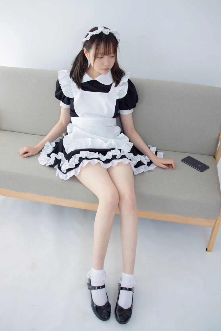 森萝财团《JKFUN-056 《百圆定制2-2》 蕾丝花边短袜女仆 Aika》写真图集 32P+1V｜在线预览与图包下载