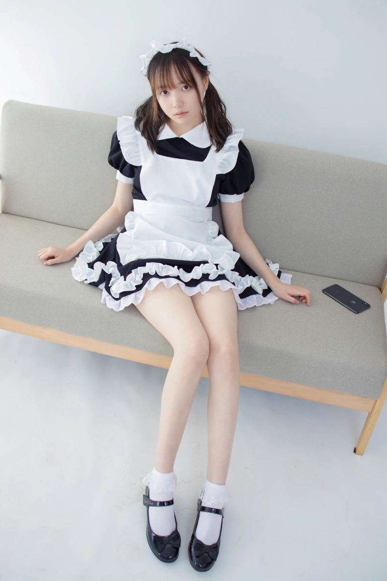 森萝财团《JKFUN-056 《百圆定制2-2》 蕾丝花边短袜女仆 Aika》写真图集 32P+1V｜在线预览与图包下载