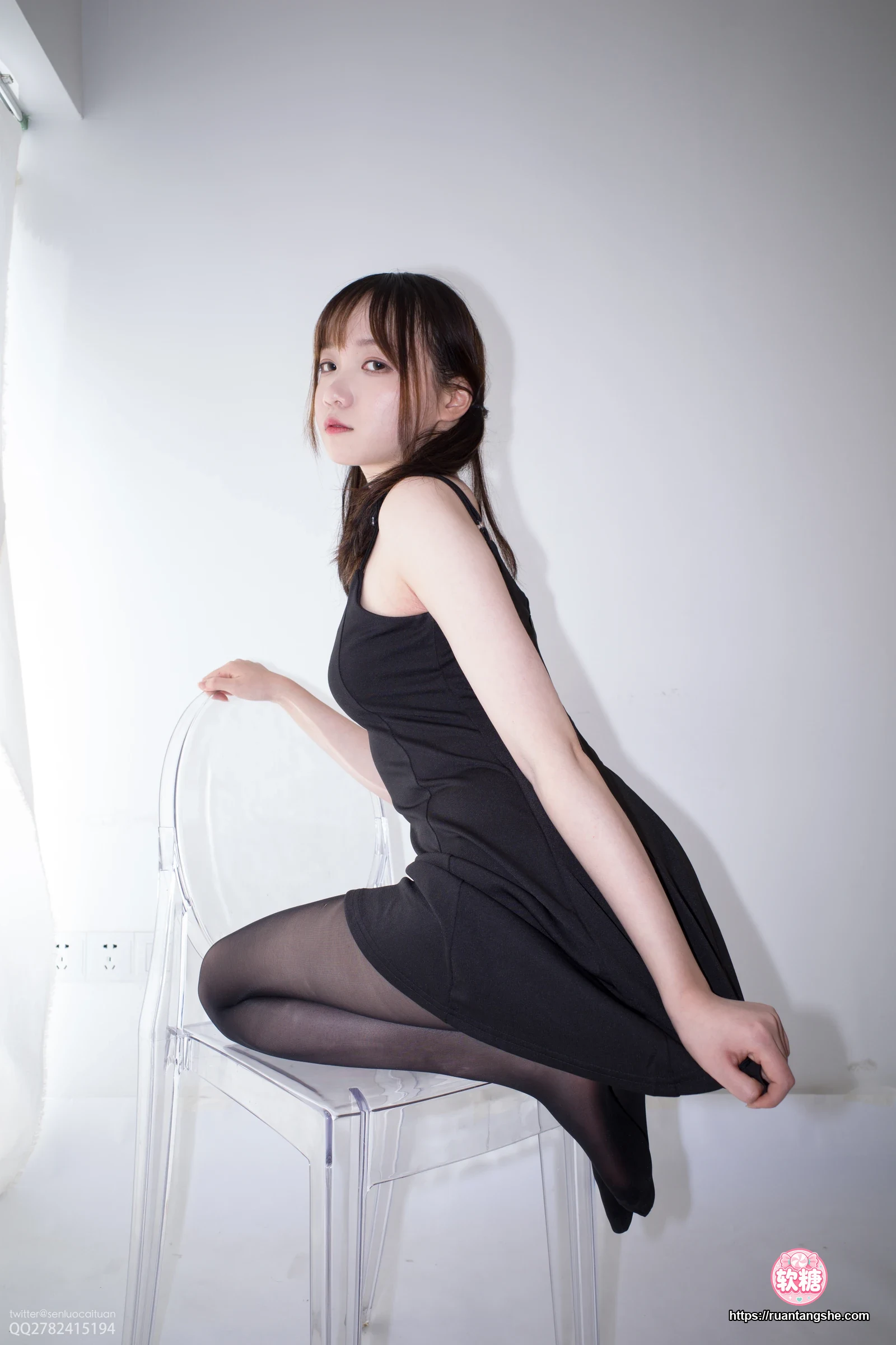 森萝财团 JKFUN-058 《黑涩现实》Aika