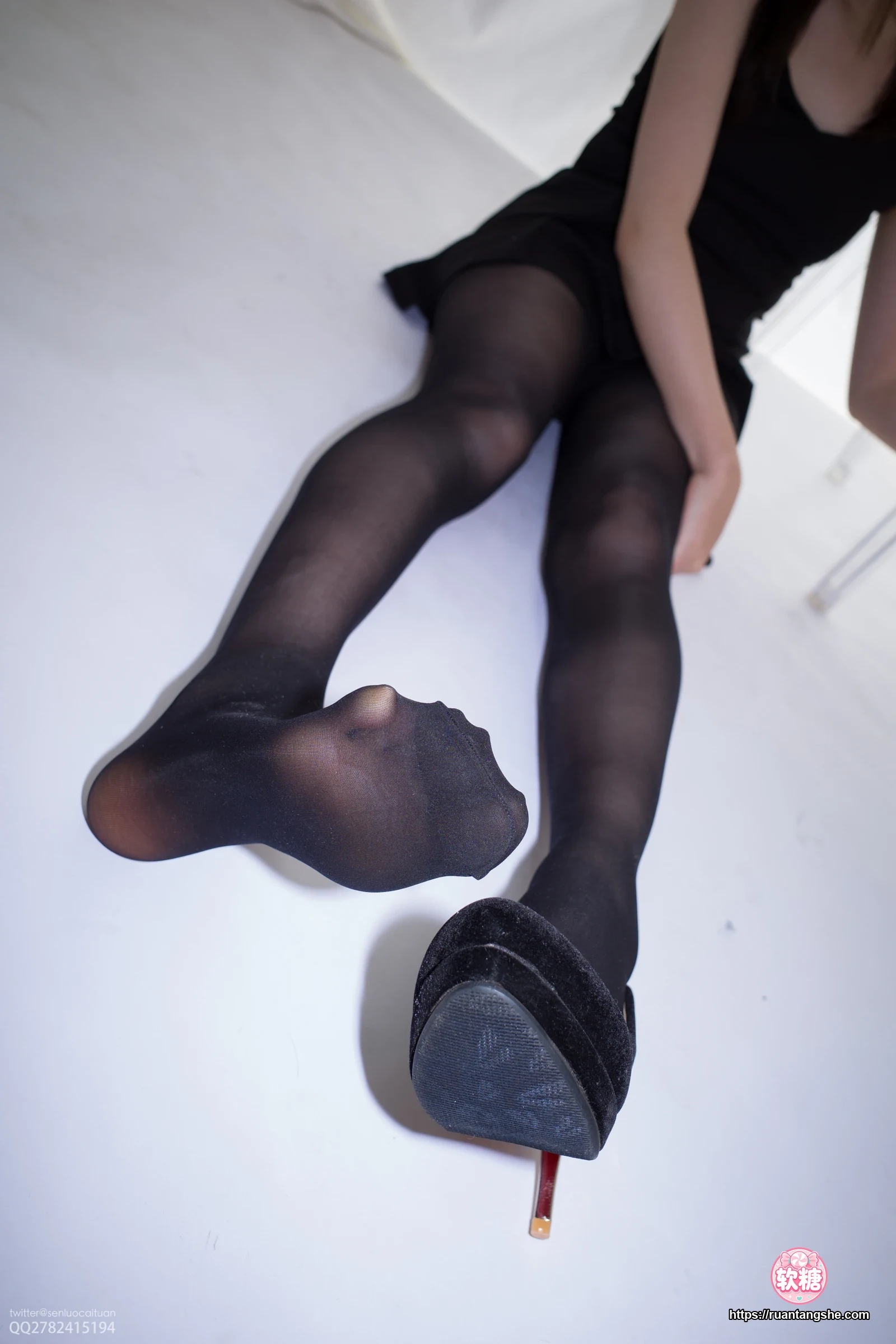 森萝财团 JKFUN-058 《黑涩现实》Aika