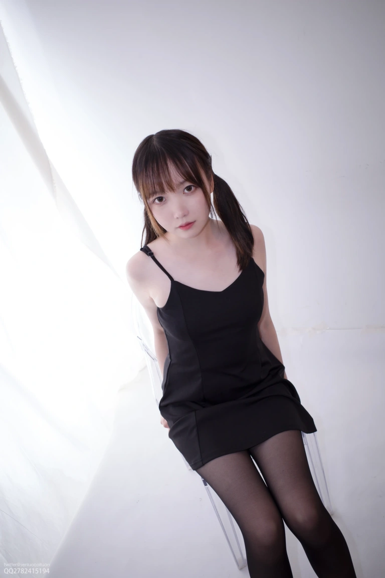 森萝财团《JKFUN-058 《黑涩现实》Aika》写真图集 117P+1V｜在线预览与图包下载