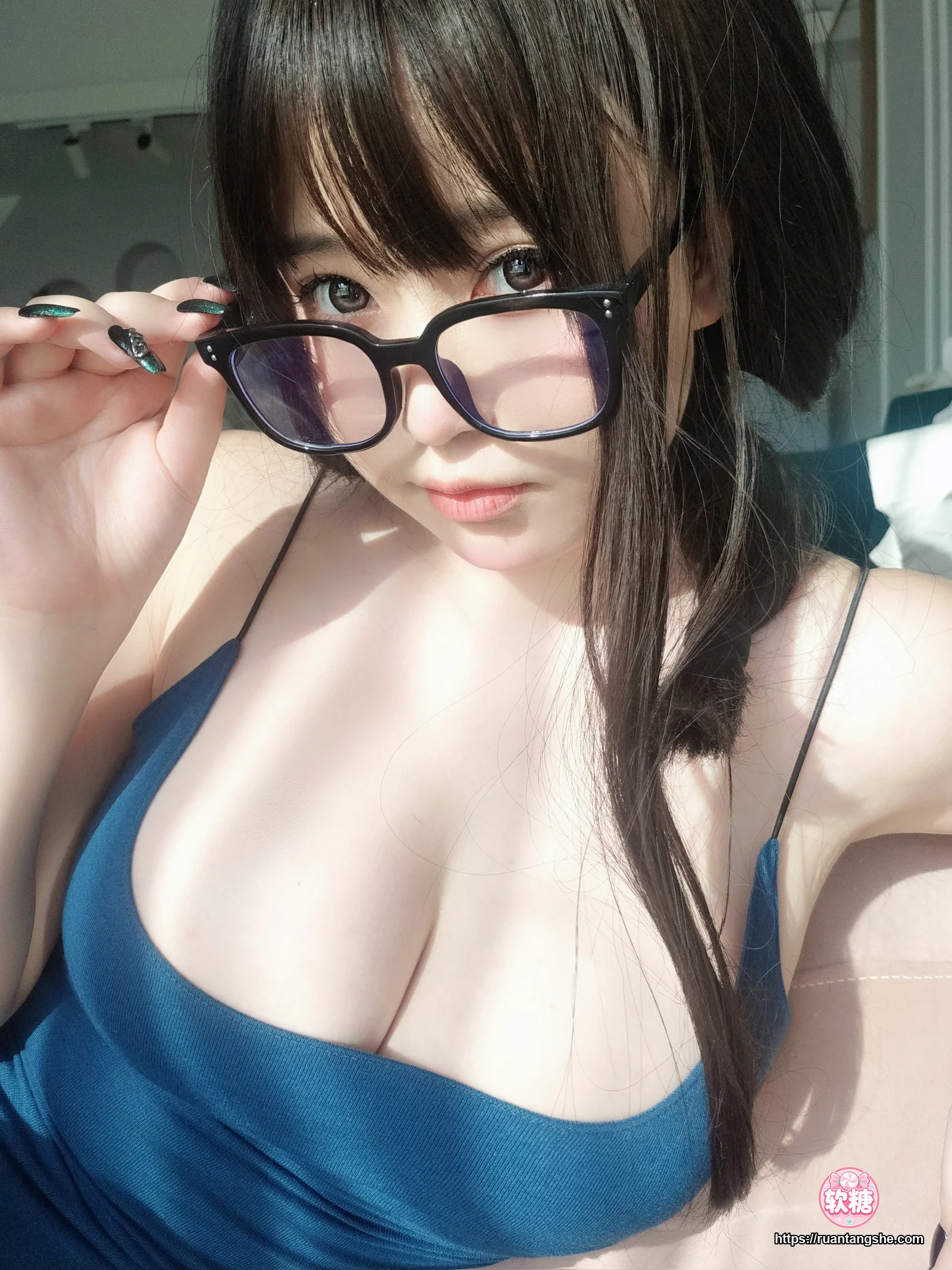 女主K 女主K NO.004 - 乘凉的姐姐