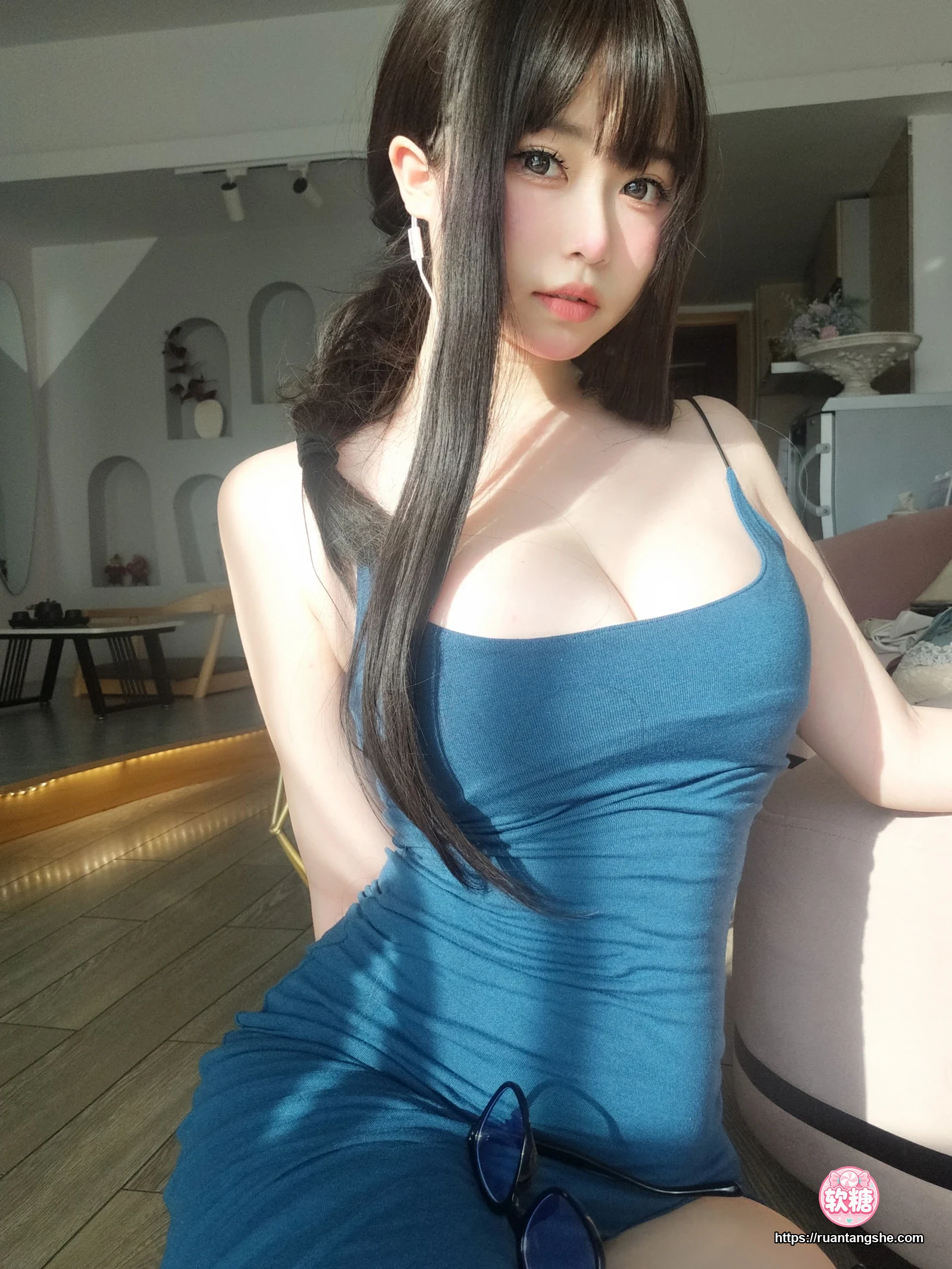 女主K 女主K NO.004 - 乘凉的姐姐
