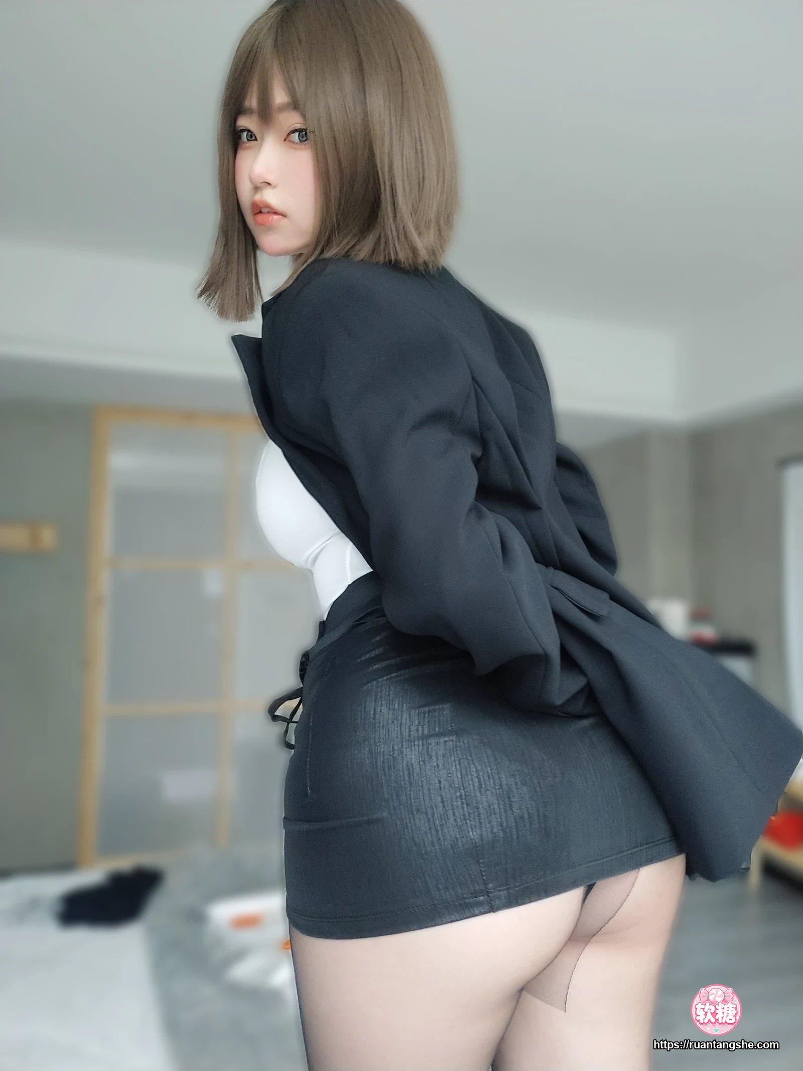女主K 女主K NO.005 - 大胆的秘书