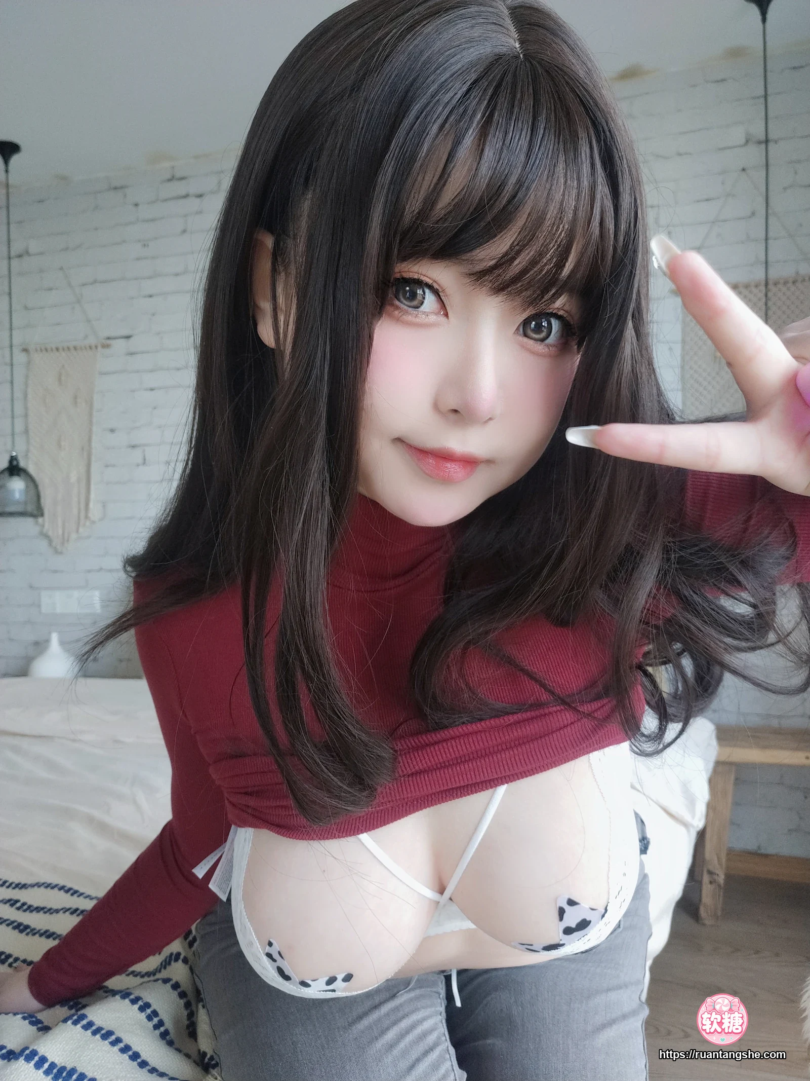 女主K 女主K NO.010 - 红色毛衣的丰满妹妹