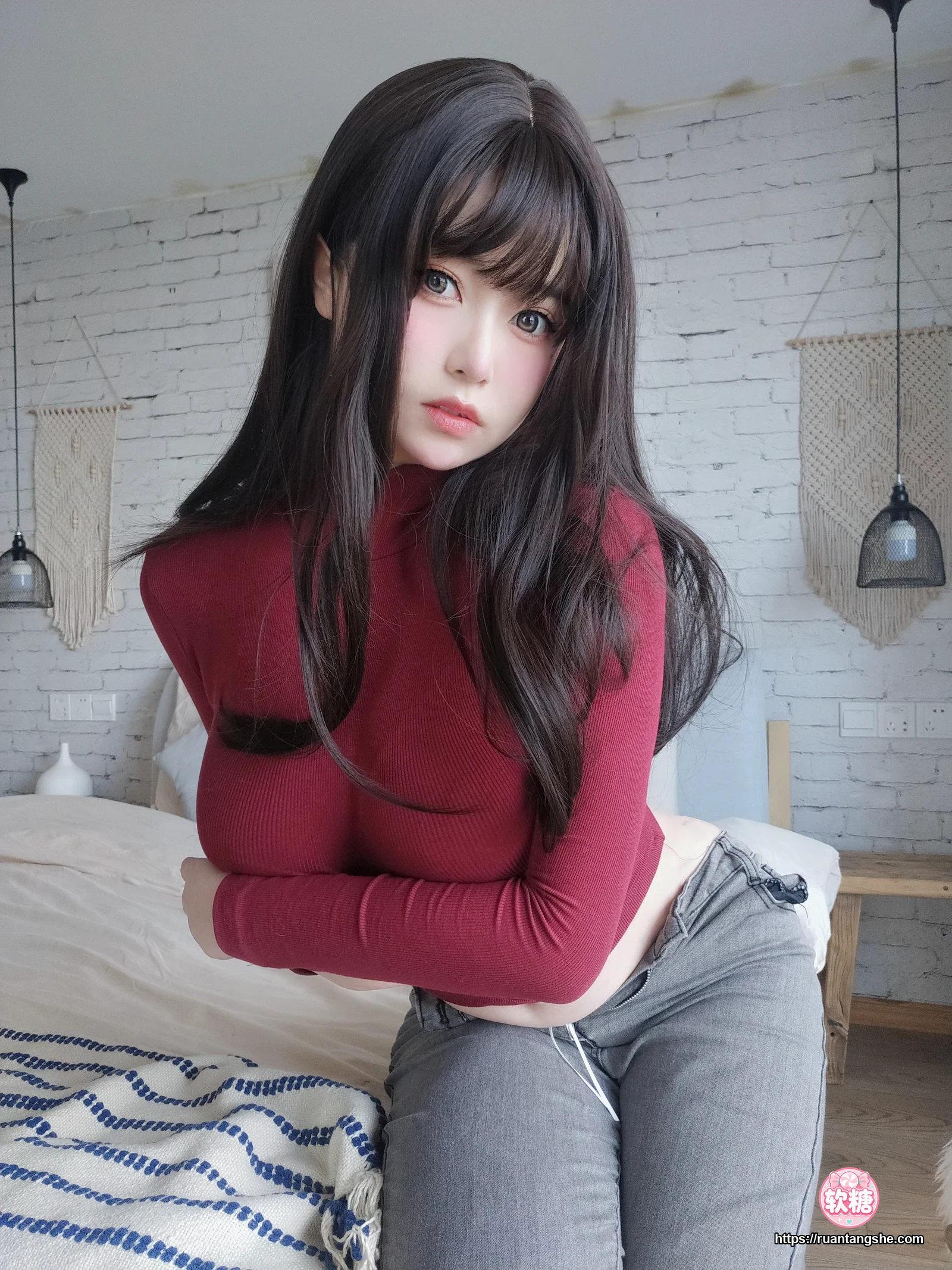 女主K 女主K NO.010 - 红色毛衣的丰满妹妹