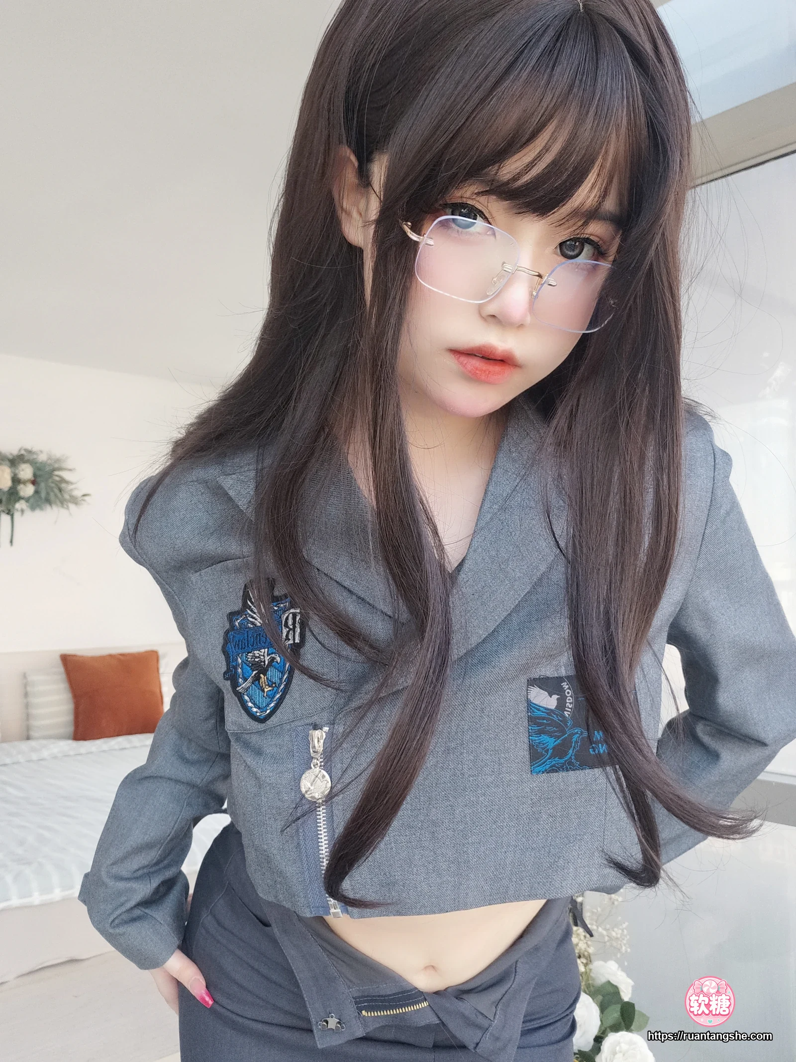 女主K 女主K NO.017 - 沉默的学姐