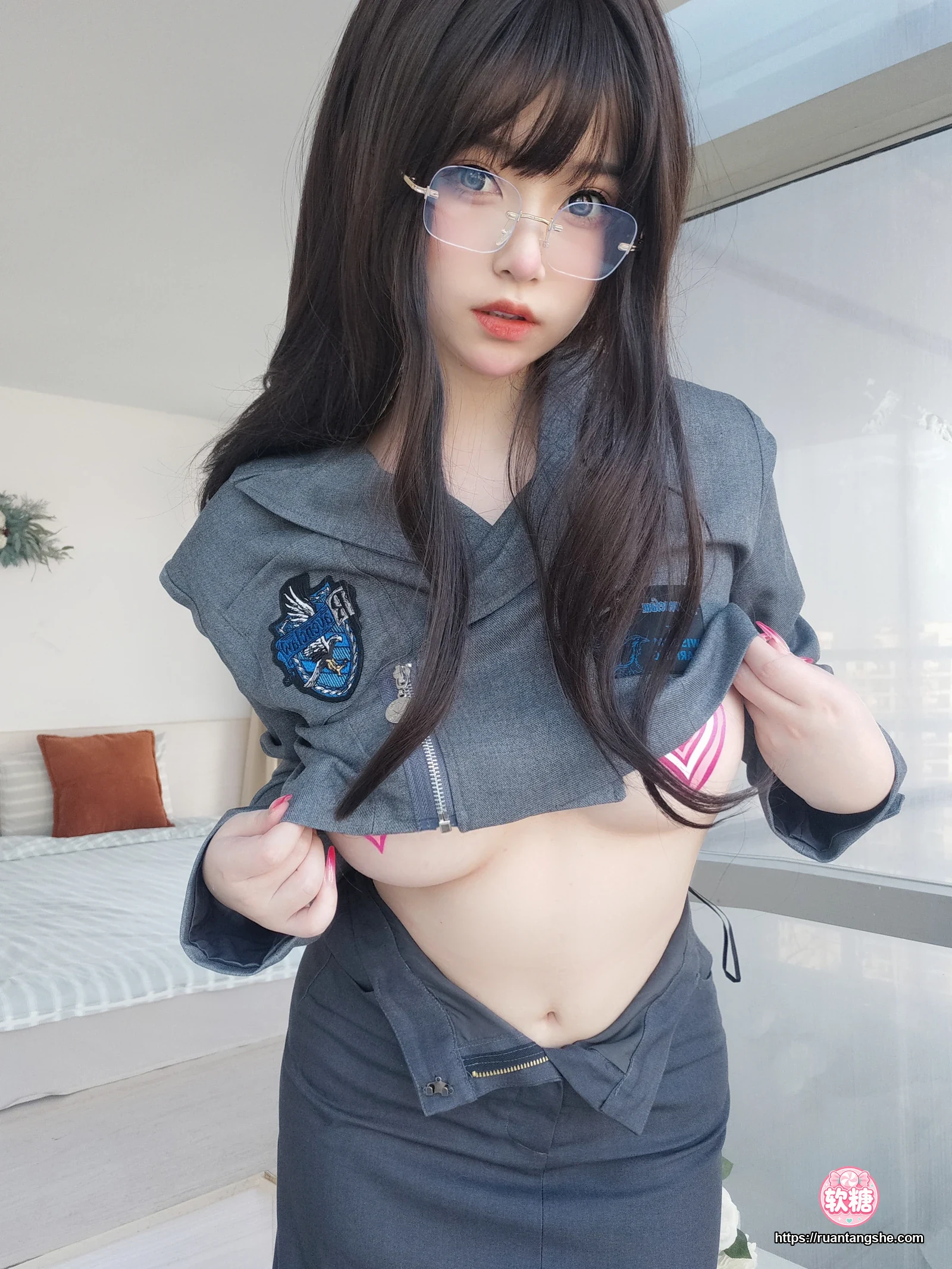 女主K 女主K NO.017 - 沉默的学姐