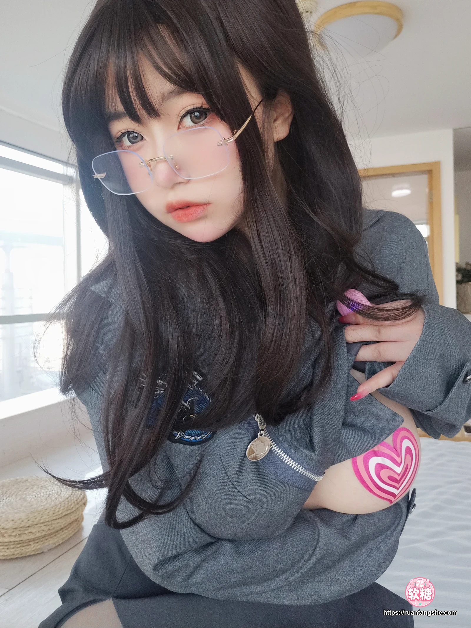 女主K 女主K NO.017 - 沉默的学姐