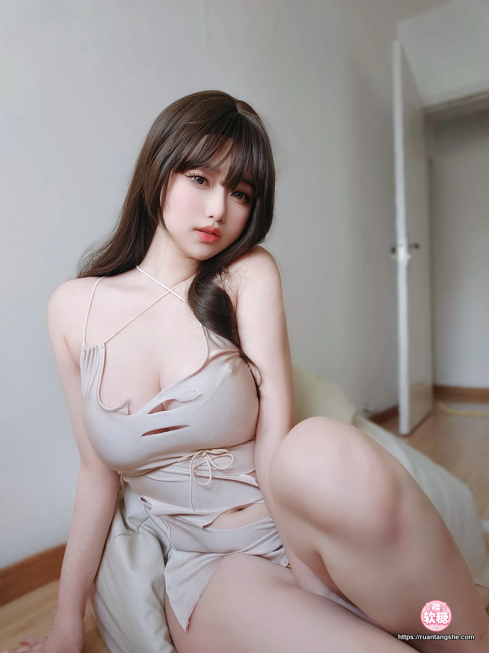 女主K 女主K NO.032 - 人妻的秘密