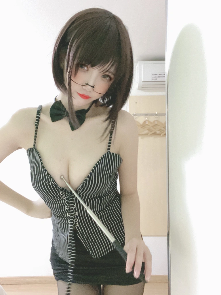 阿薰kaOri《女教师》写真图集 6P｜在线预览与图包下载