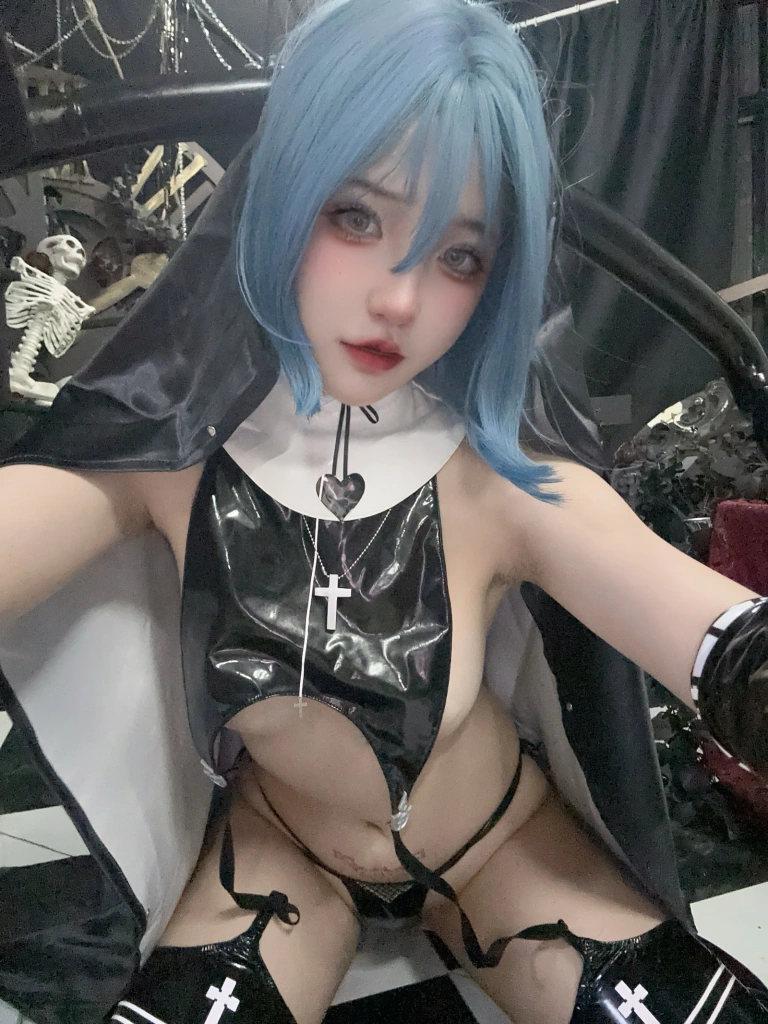 阿薰kaOri《蓝羽毛w魅魔》写真图集 95P+5V｜在线预览与图包下载