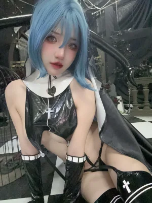 阿薰kaOri《蓝羽毛w魅魔》写真图集 95P+5V｜在线预览与图包下载