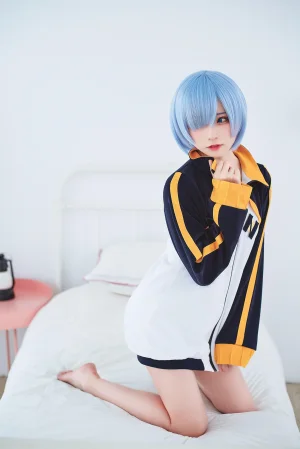 Kitaro_绮太郎《蕾姆运动服》写真图集 18P｜在线预览与图包下载