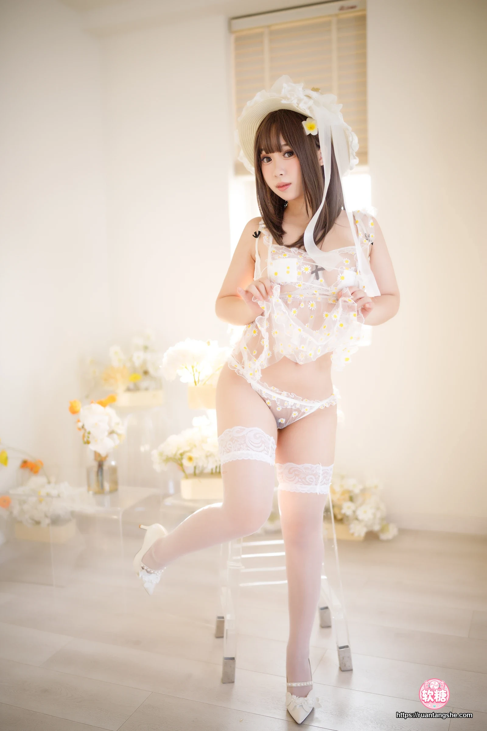 胡桃Kurumi 胡桃 NO.009 - 追光雏菊