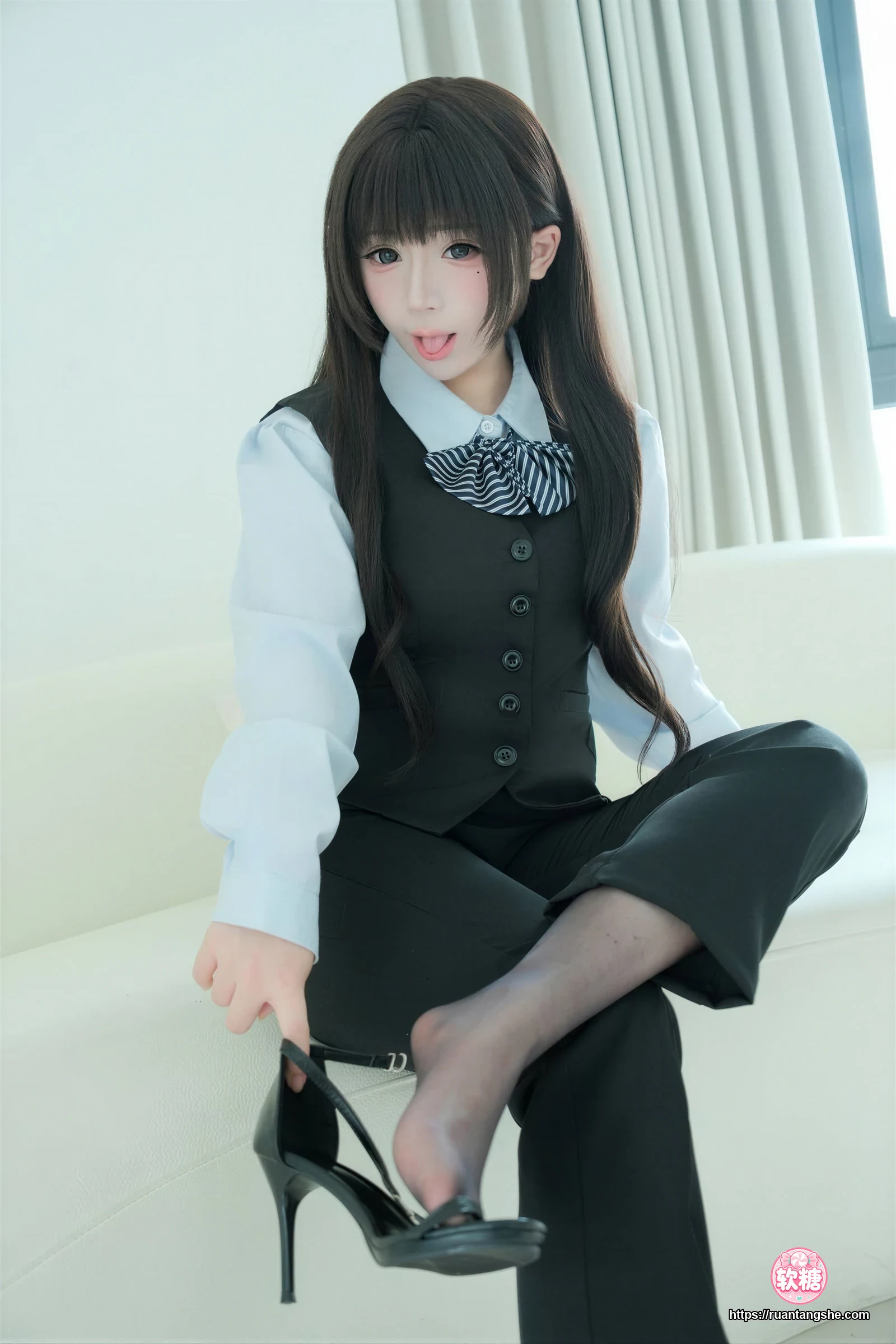 胡桃Kurumi 胡桃 NO.037 - 裤里丝的秘密
