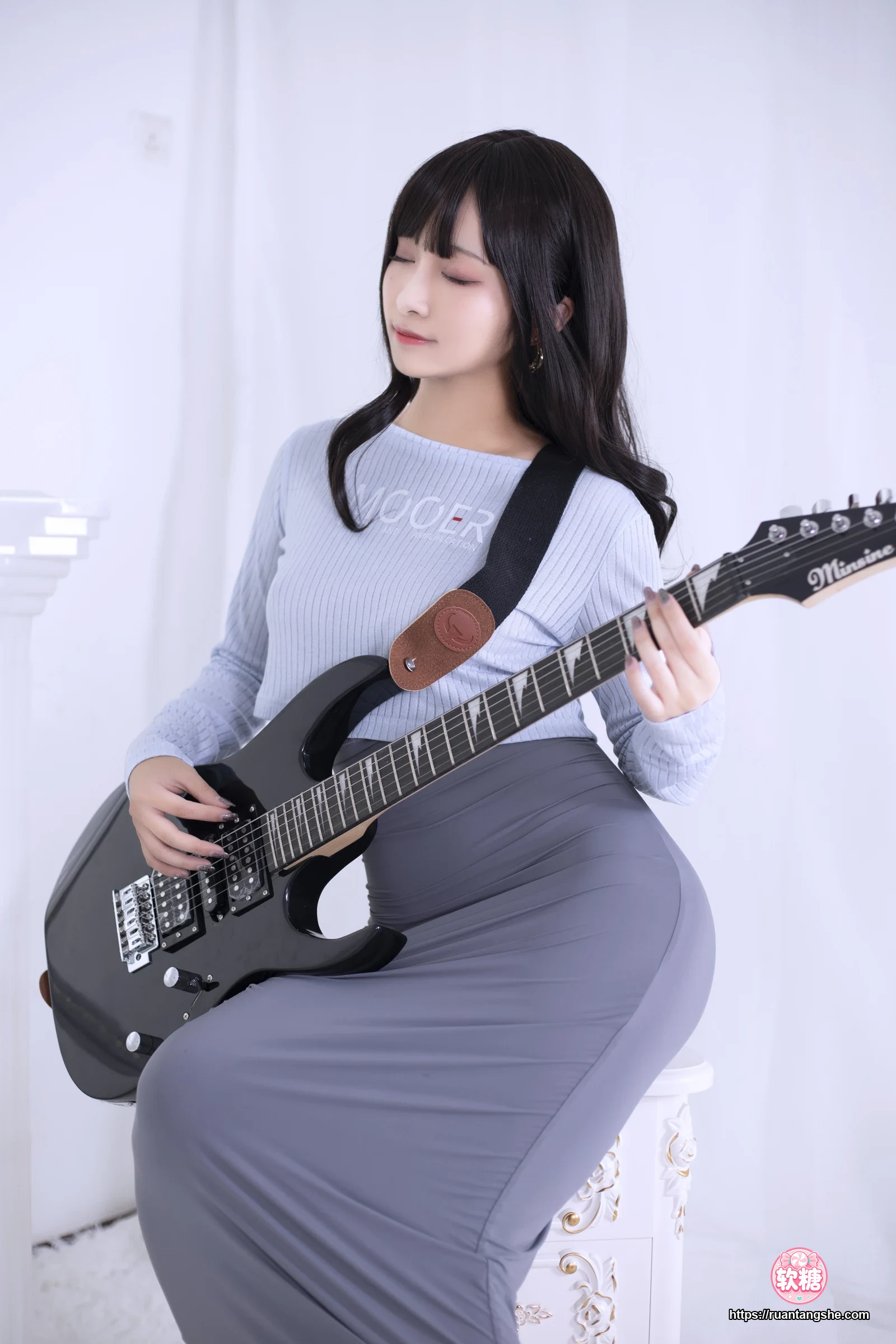 洛璃LoLiSAMA 洛璃LoLiSAMA NO.010 - 吉他妹妹