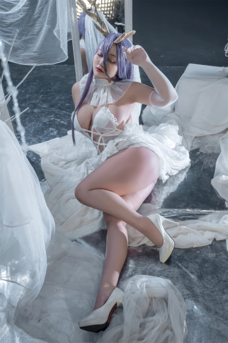 洛璃LoLiSAMA《碧蓝航线 金鹿号》写真图集 58P｜在线预览与图包下载