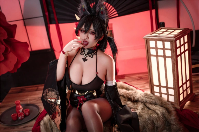 洛璃LoLiSAMA《碧蓝航线 近江 原皮》写真图集 67P｜在线预览与图包下载