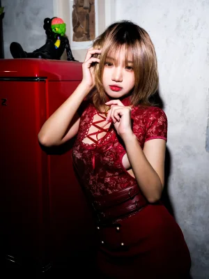 柒柒_Lust77《红》写真图集 58P｜在线预览与图包下载