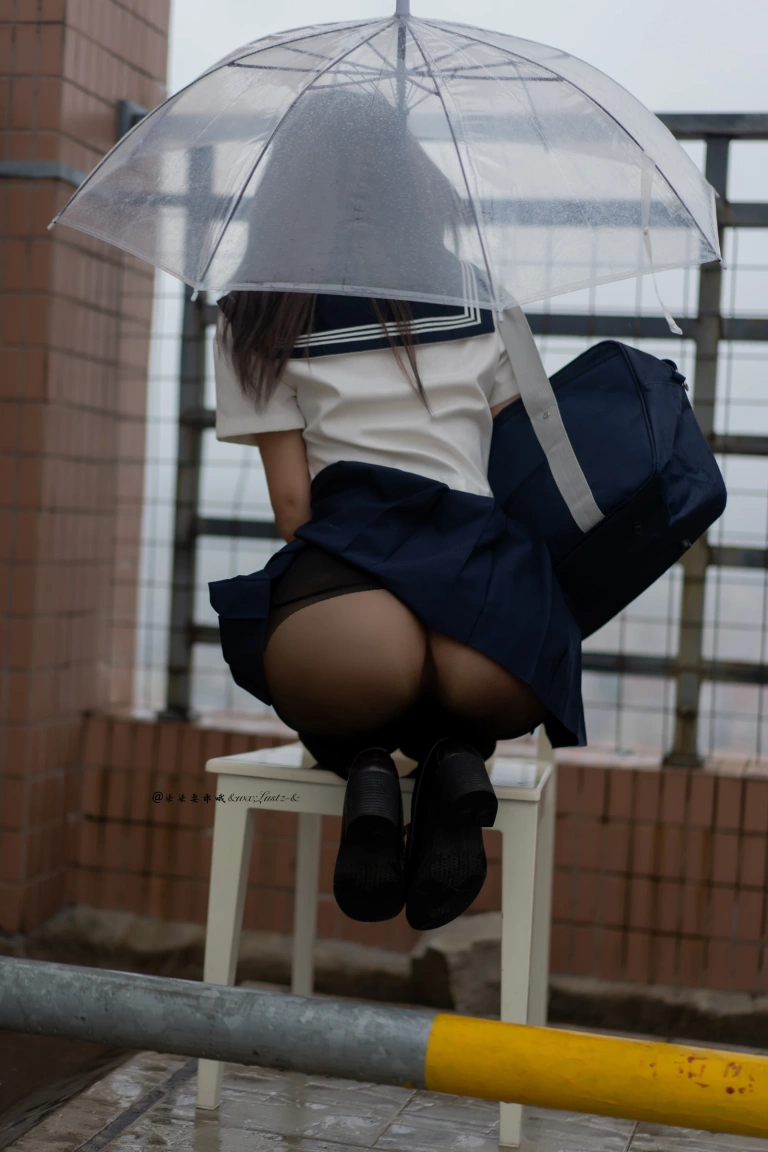 柒柒_Lust77《天台学姐》写真图集 80P+1V｜在线预览与图包下载
